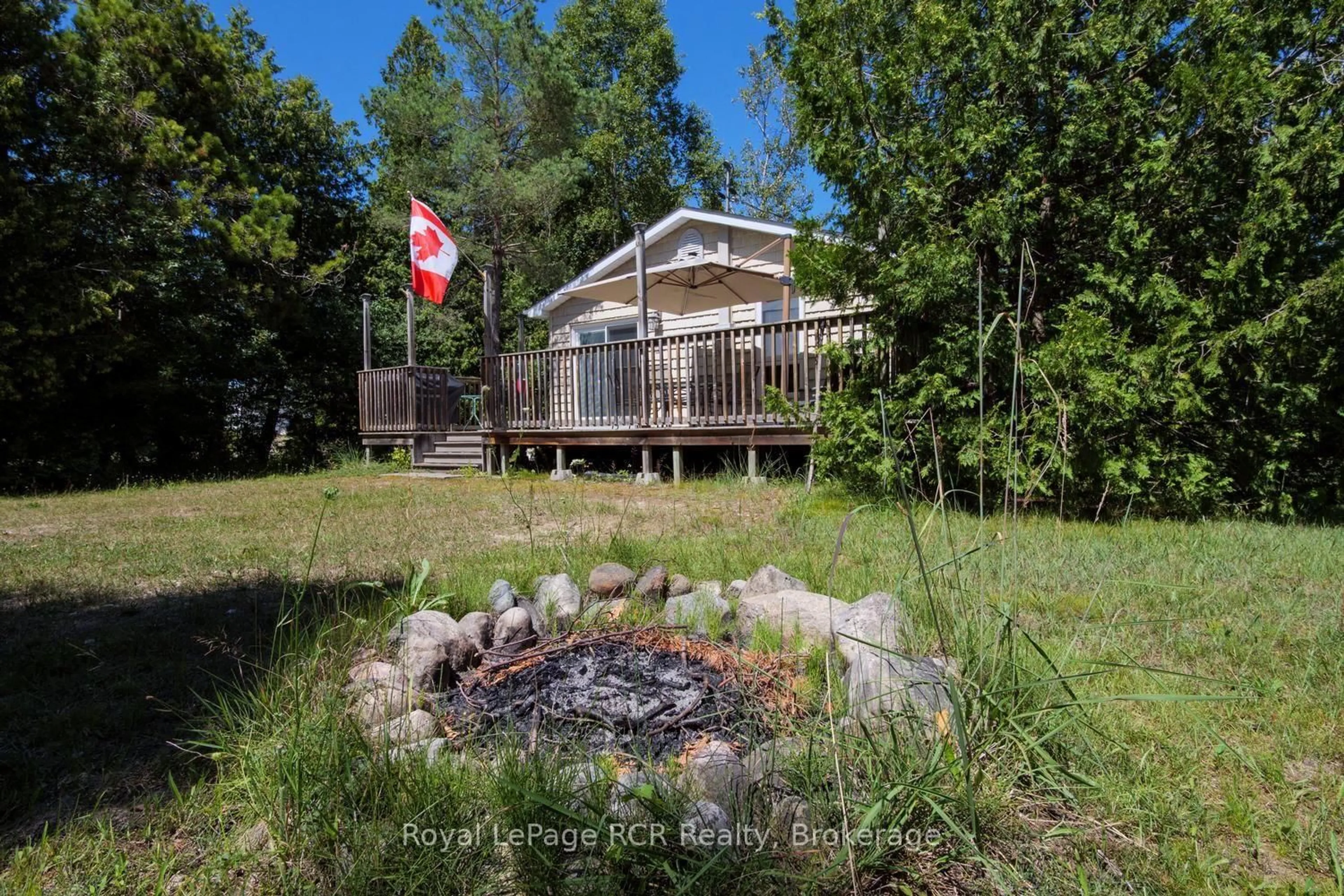 A pic from outside/outdoor area/front of a property/back of a property/a pic from drone, water/lake/river/ocean view for 10 1st Ave south Ave, Native Leased Lands Ontario 00000