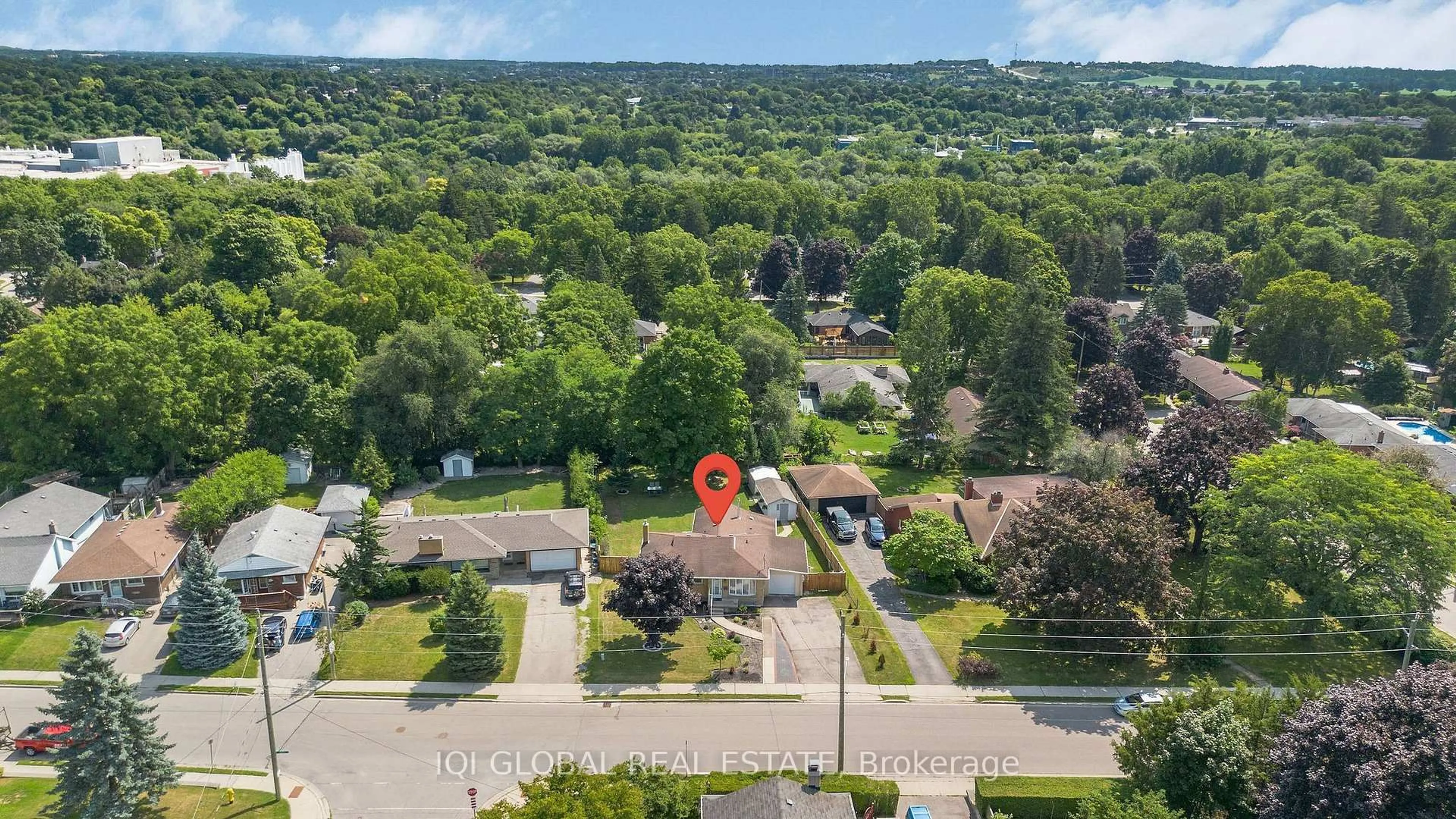 A pic from outside/outdoor area/front of a property/back of a property/a pic from drone, street for 147 Tait St, Cambridge Ontario N1S 3E7
