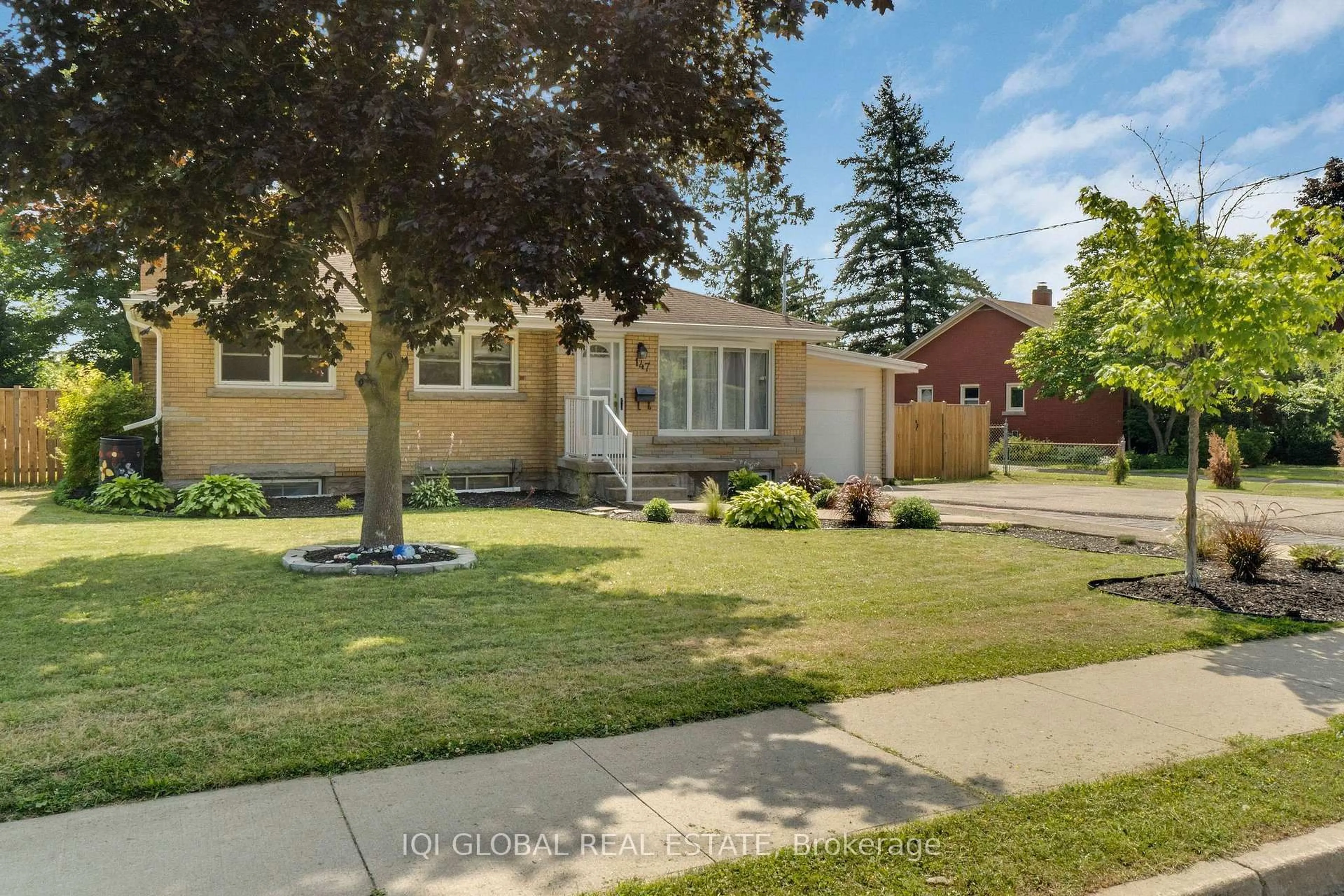 Unknown for 147 Tait St, Cambridge Ontario N1S 3E7
