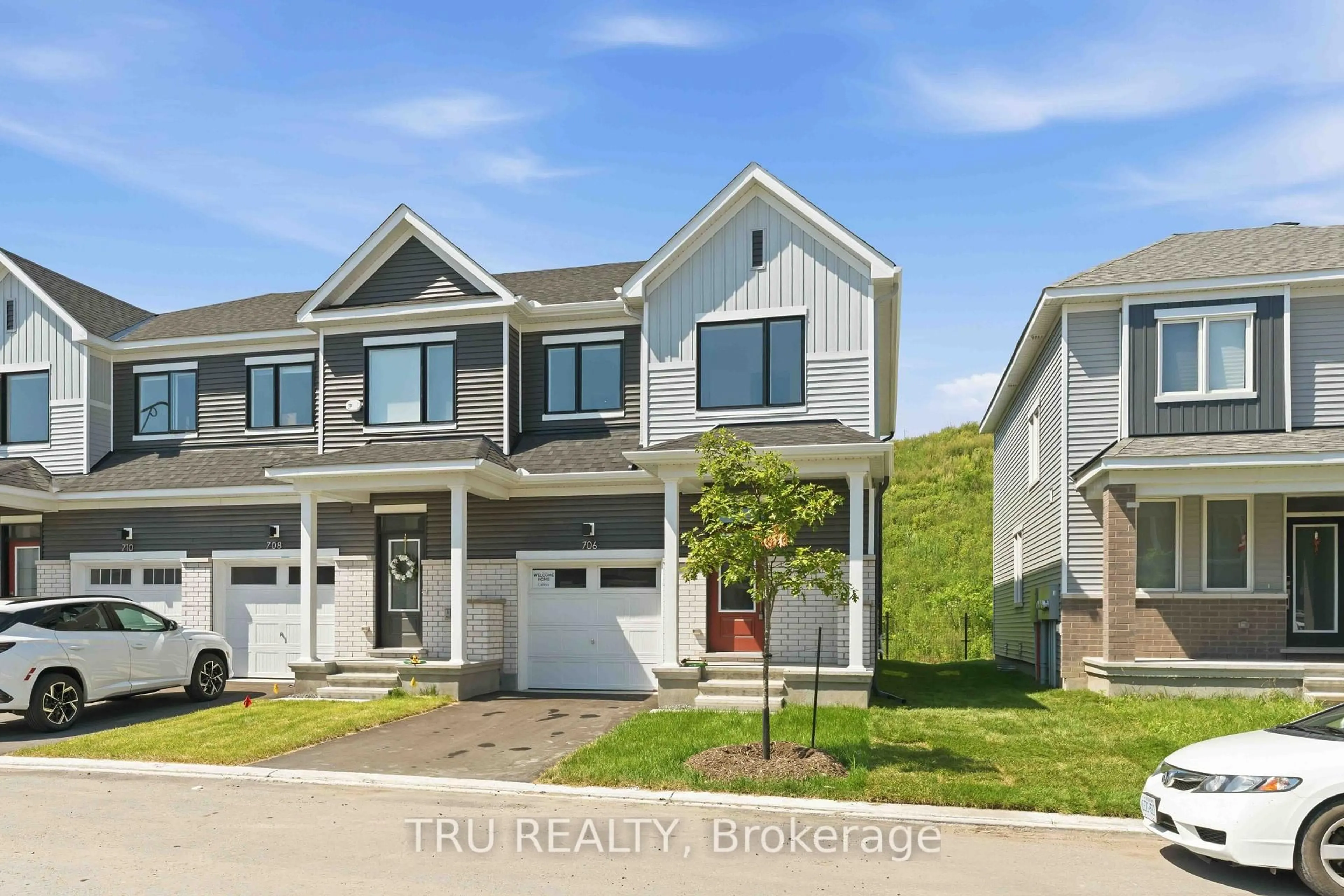 Unknown for 706 Expansion Rd, Barrhaven Ontario K2J 7G4