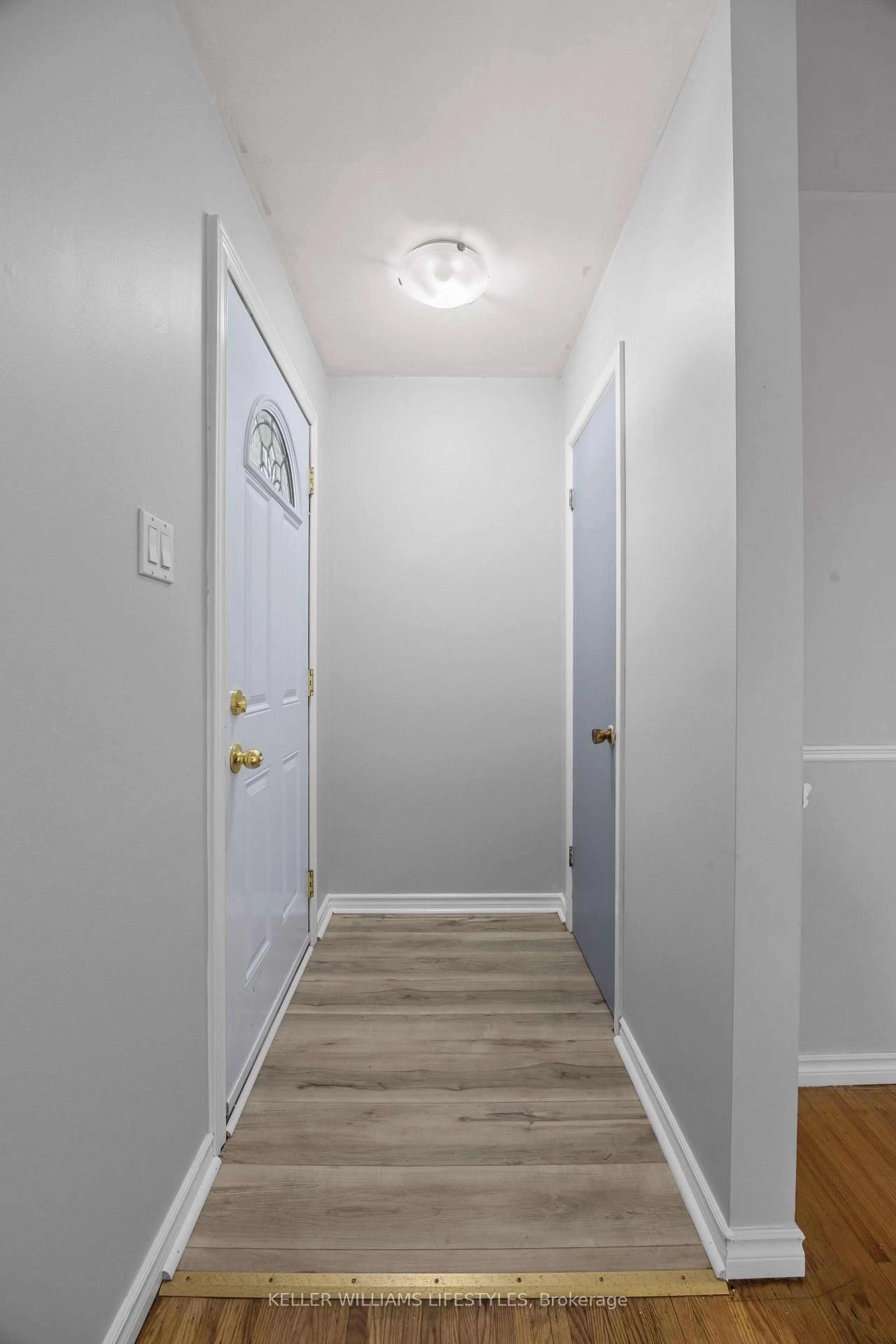 Indoor entryway for 9 Buchan Rd, London East Ontario N5V 1K9