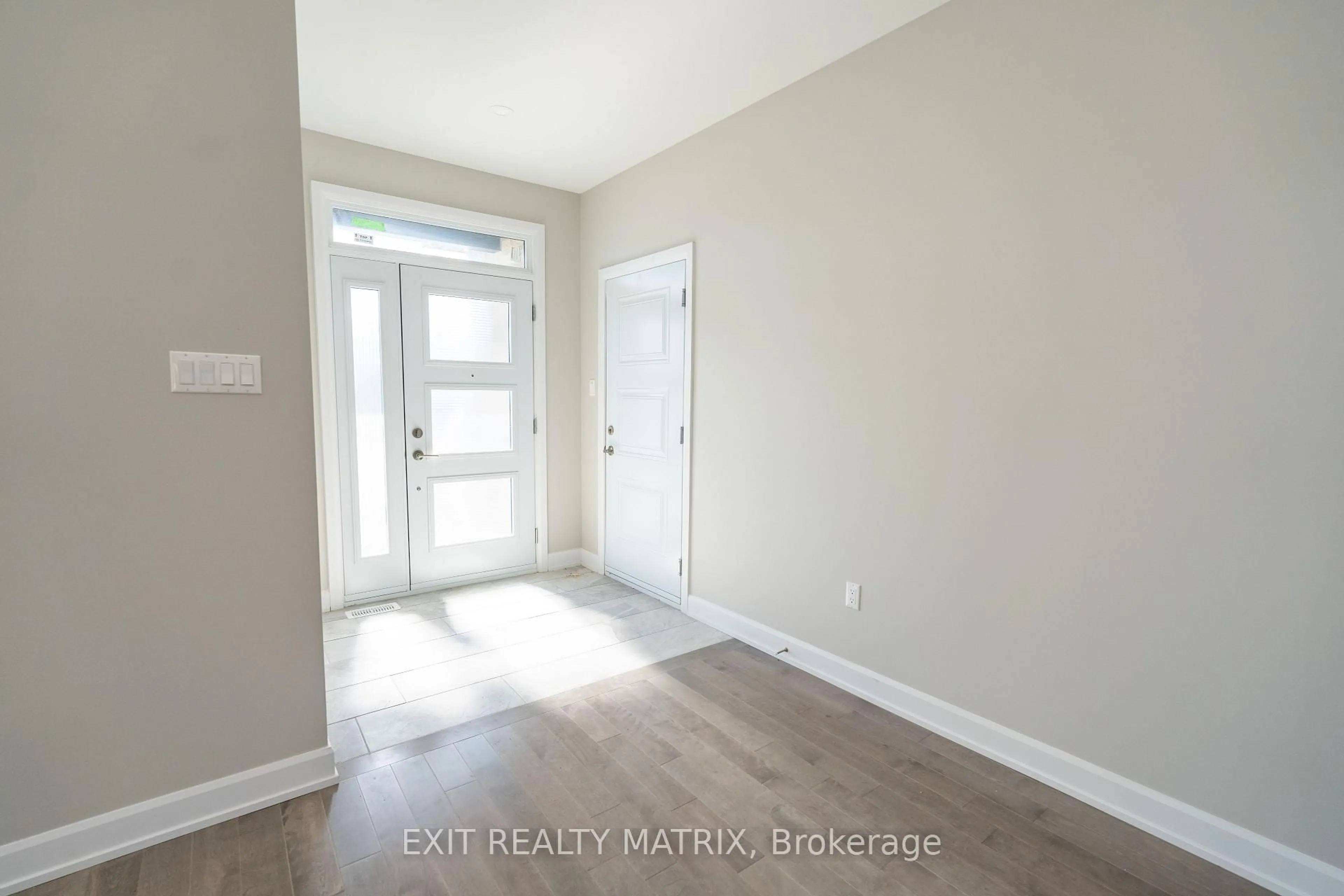 Indoor entryway for 21 Glenco Rd, South Stormont Ontario K0C 2A0