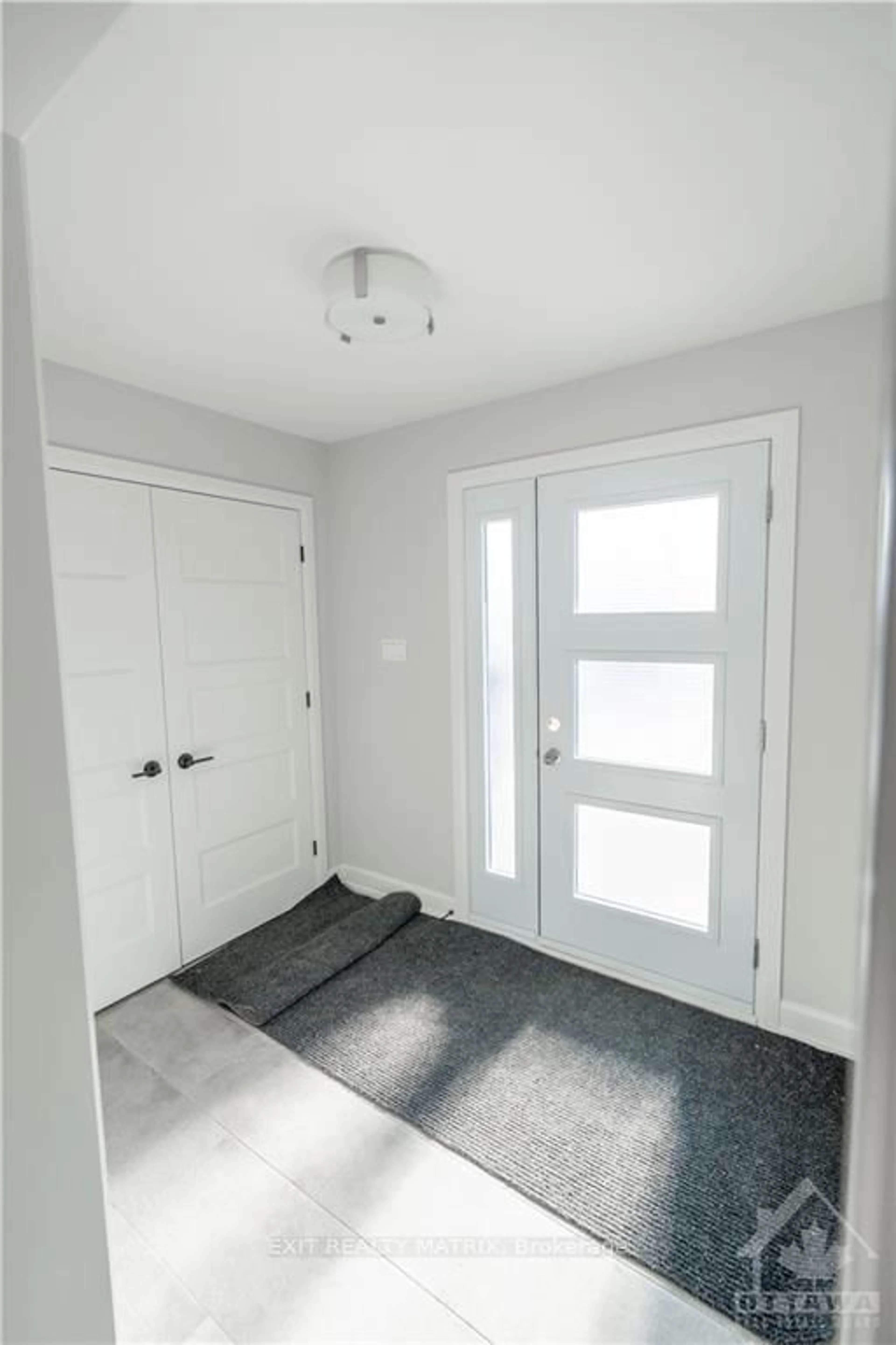 Indoor entryway for 2 Glenco Rd, South Stormont Ontario K0C 2A0