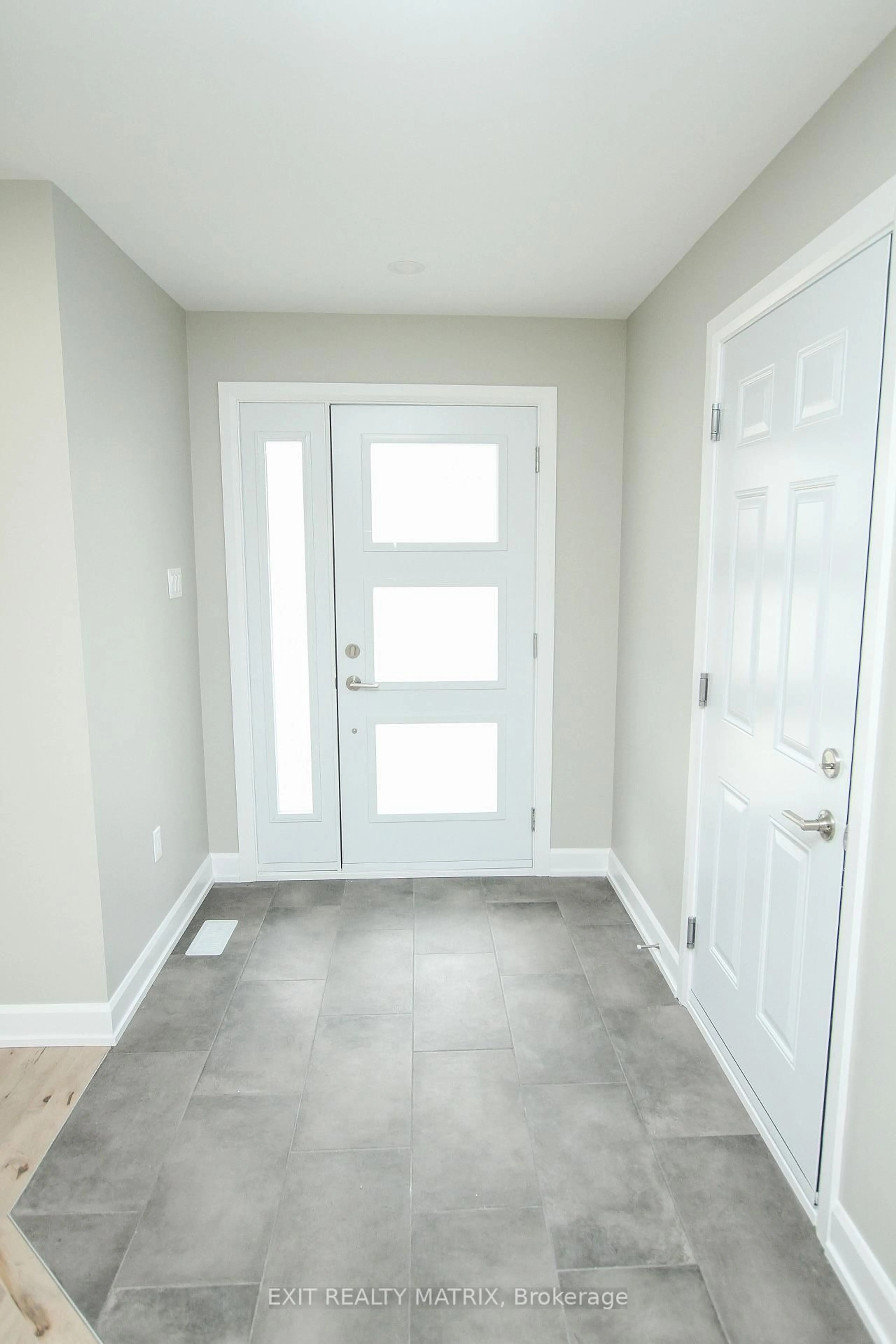 Indoor entryway for 22 Glenco Rd, South Stormont Ontario K0C 2A0