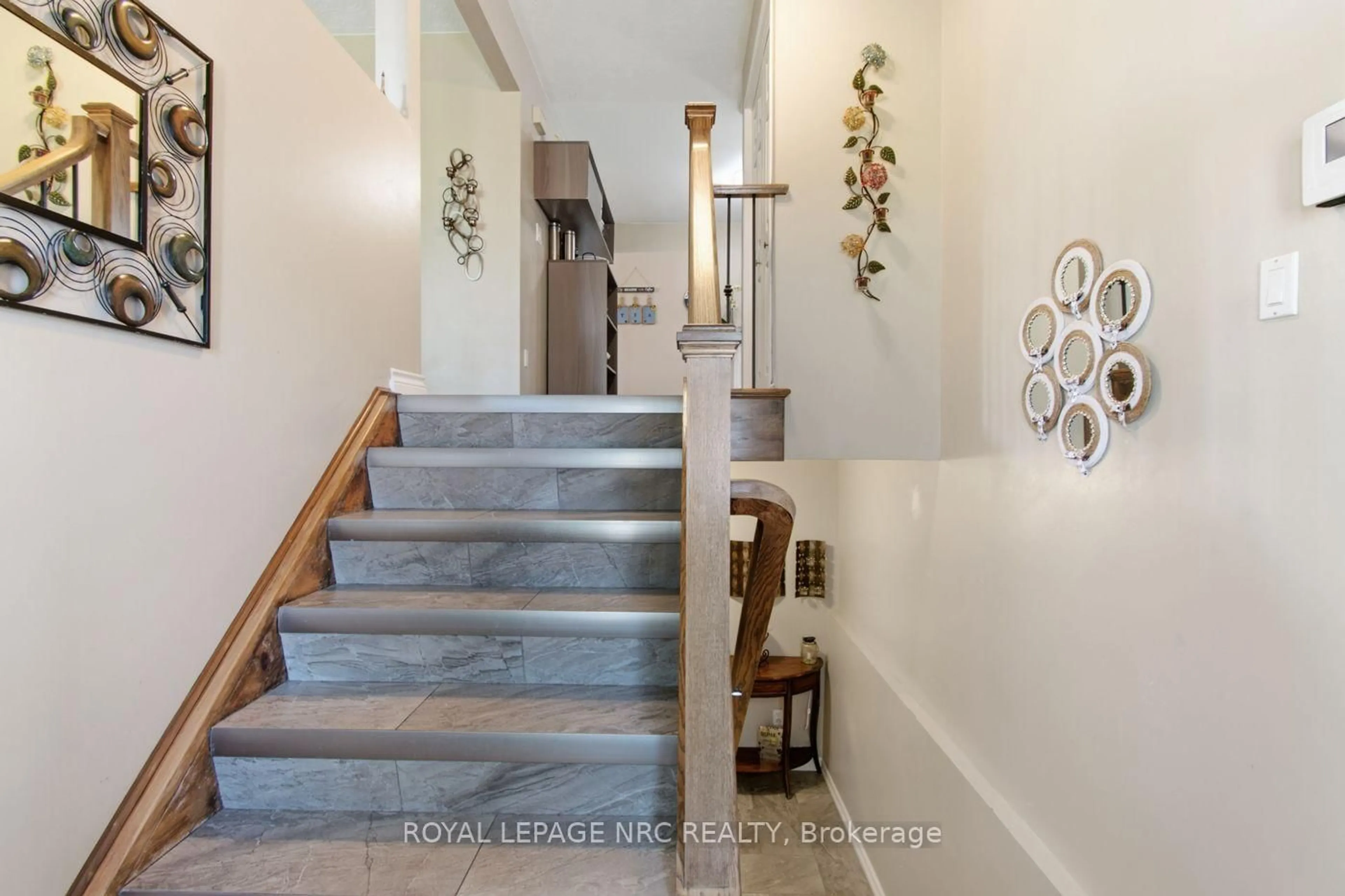 Unknown for 28 Rollins Dr, Welland Ontario L3C 6Z8