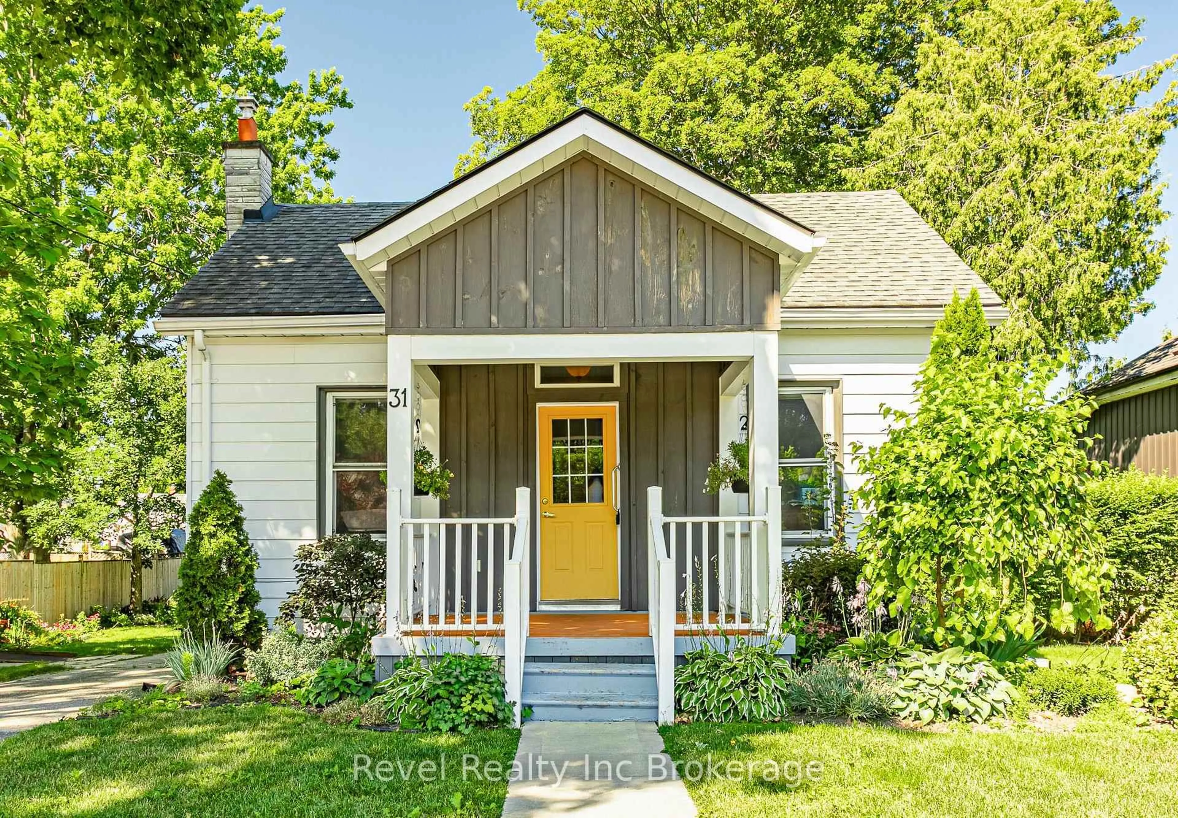 Unknown for 31 Givins St, Woodstock Ontario N4S 5Y6
