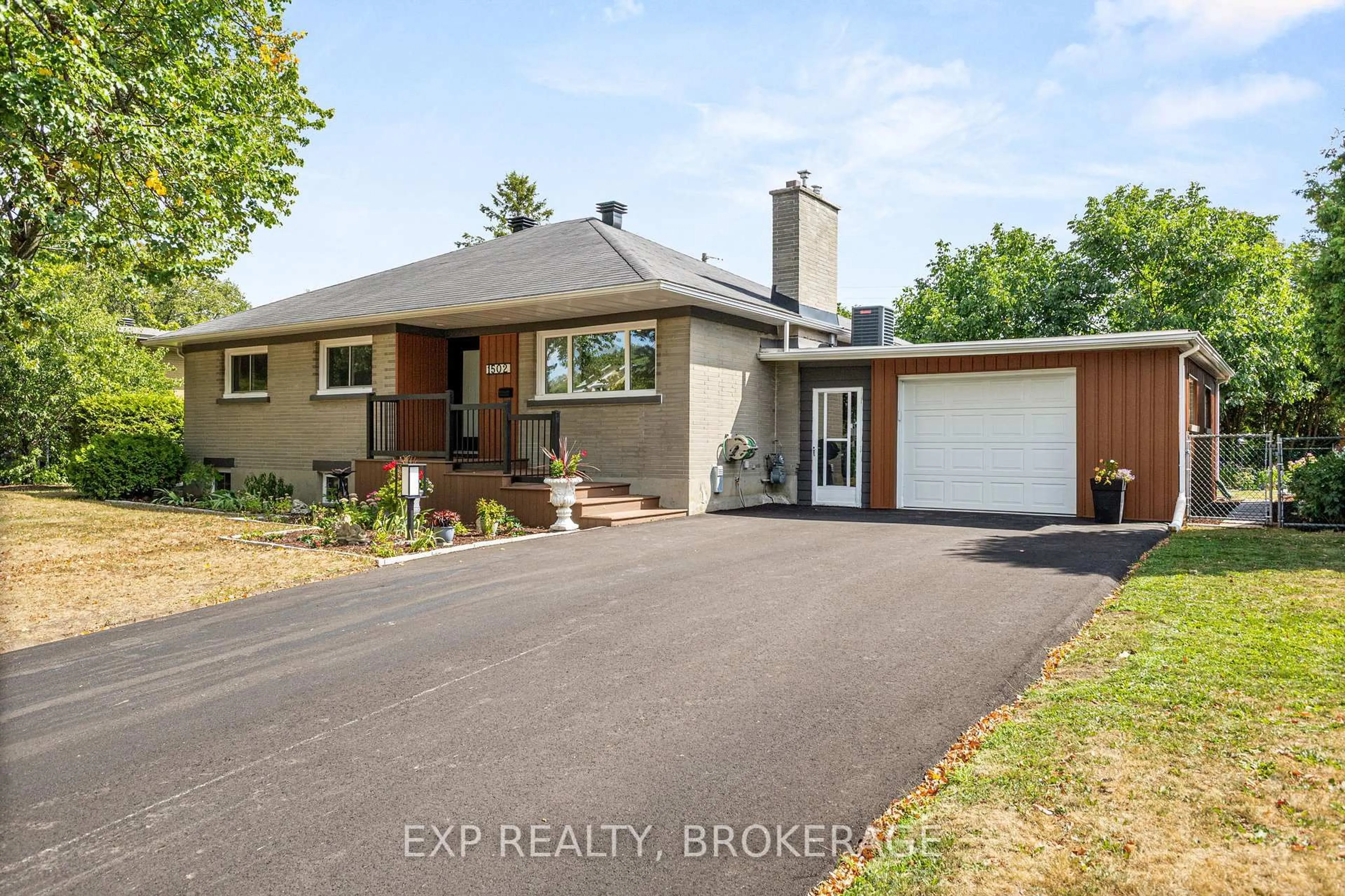 Unknown for 1502 Farnsworth Ave, Ottawa Ontario K1H 7C3