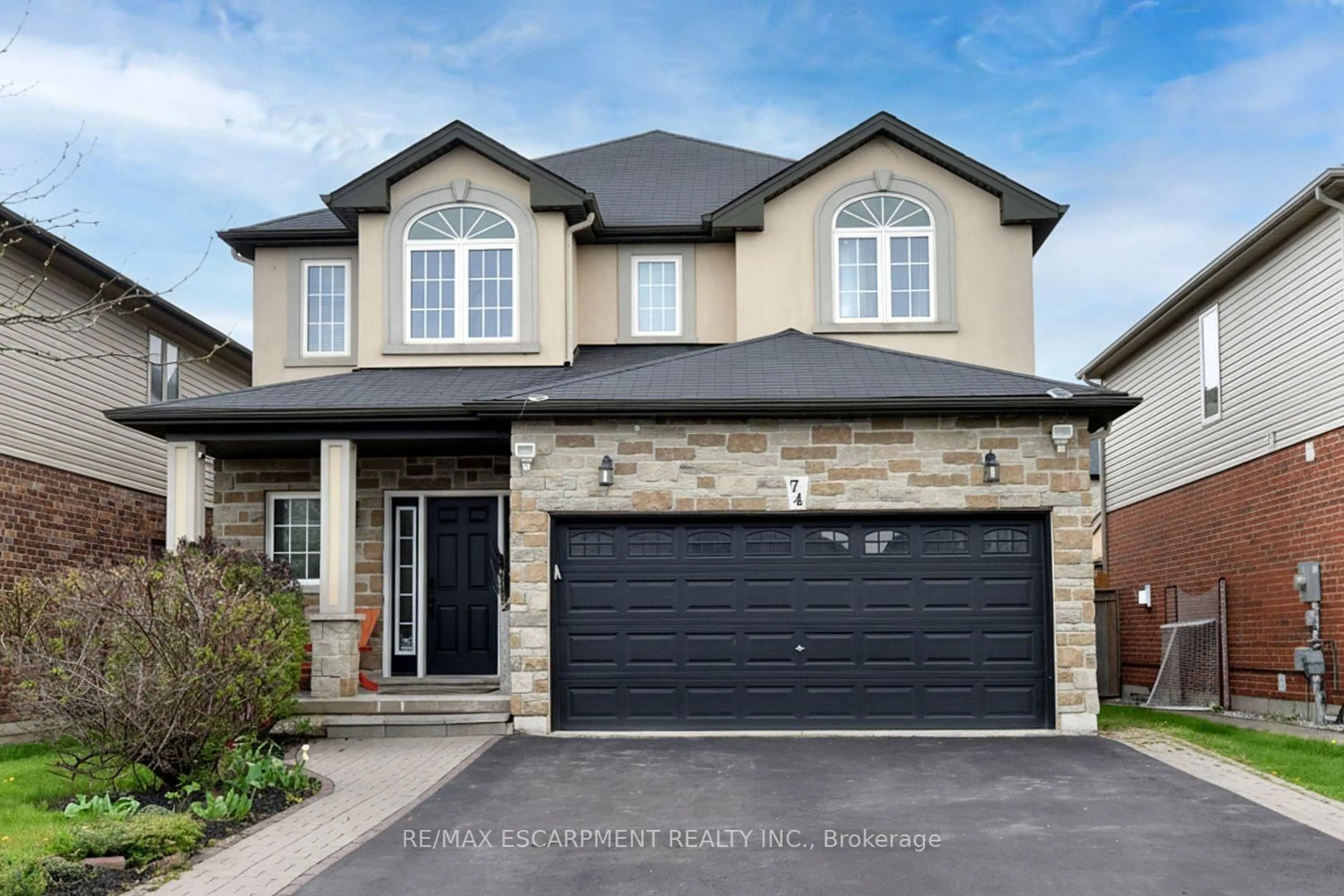Home with brick exterior material, street for 74 Lampman Dr, Grimsby Ontario L3M 0E7