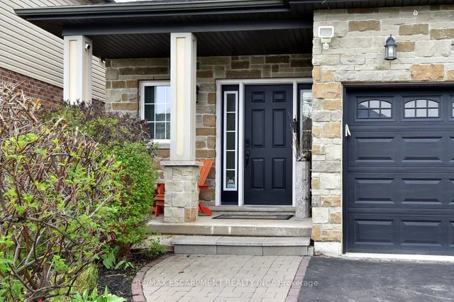 74 Lampman Dr, Grimsby 5