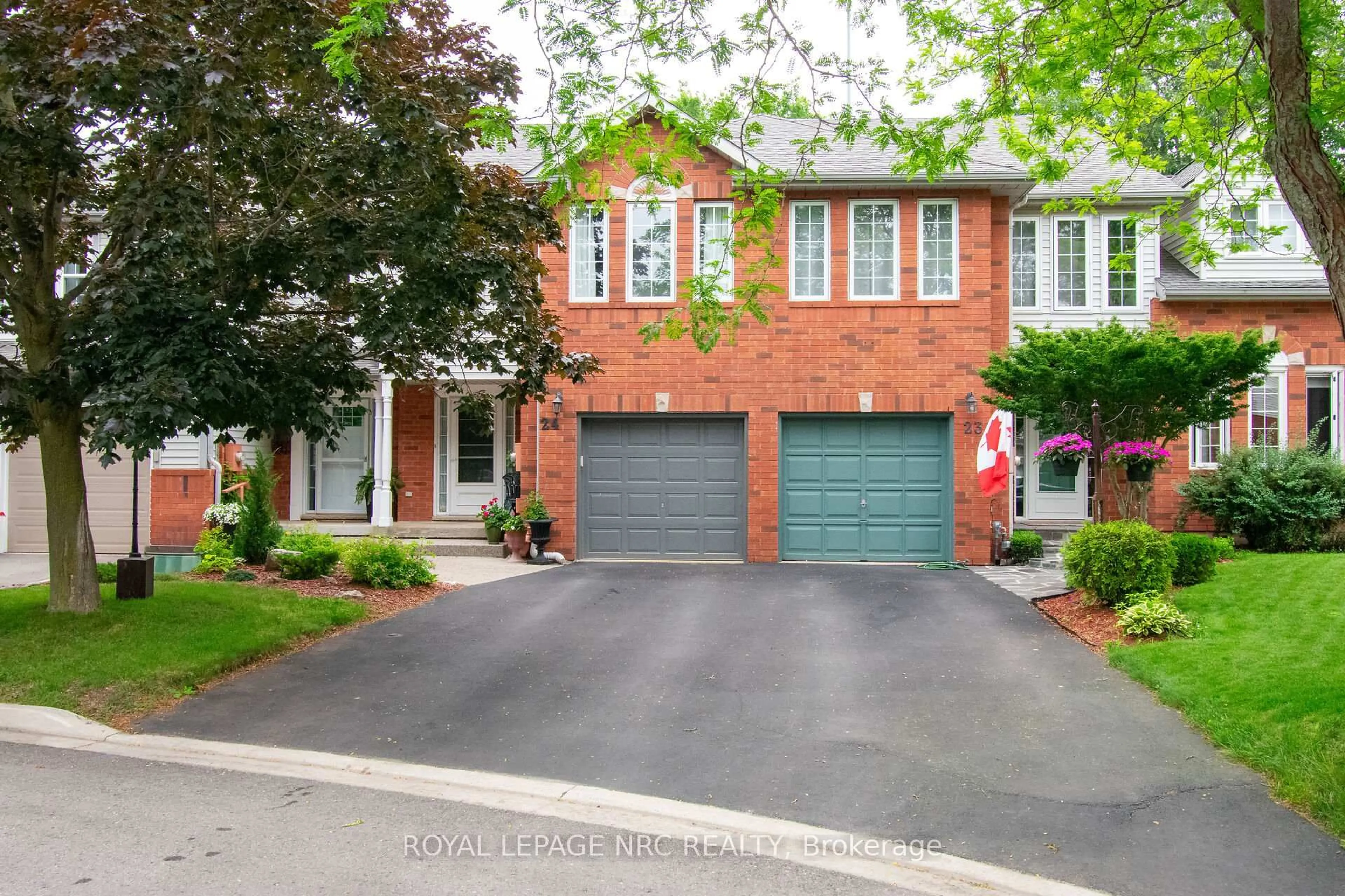 Home with brick exterior material, street for 24 Walker Crt, Grimsby Ontario L3M 5J5