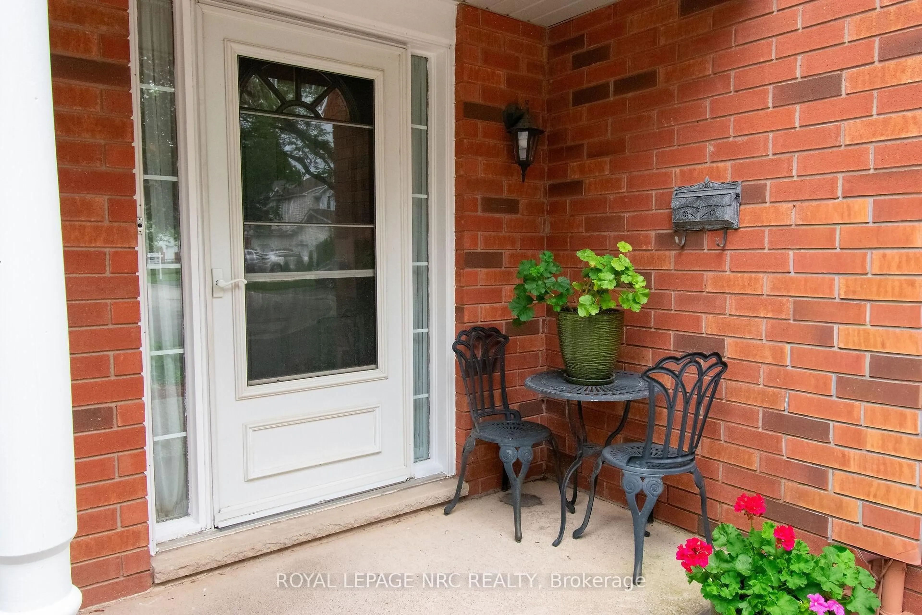 Unknown for 24 Walker Crt, Grimsby Ontario L3M 5J5