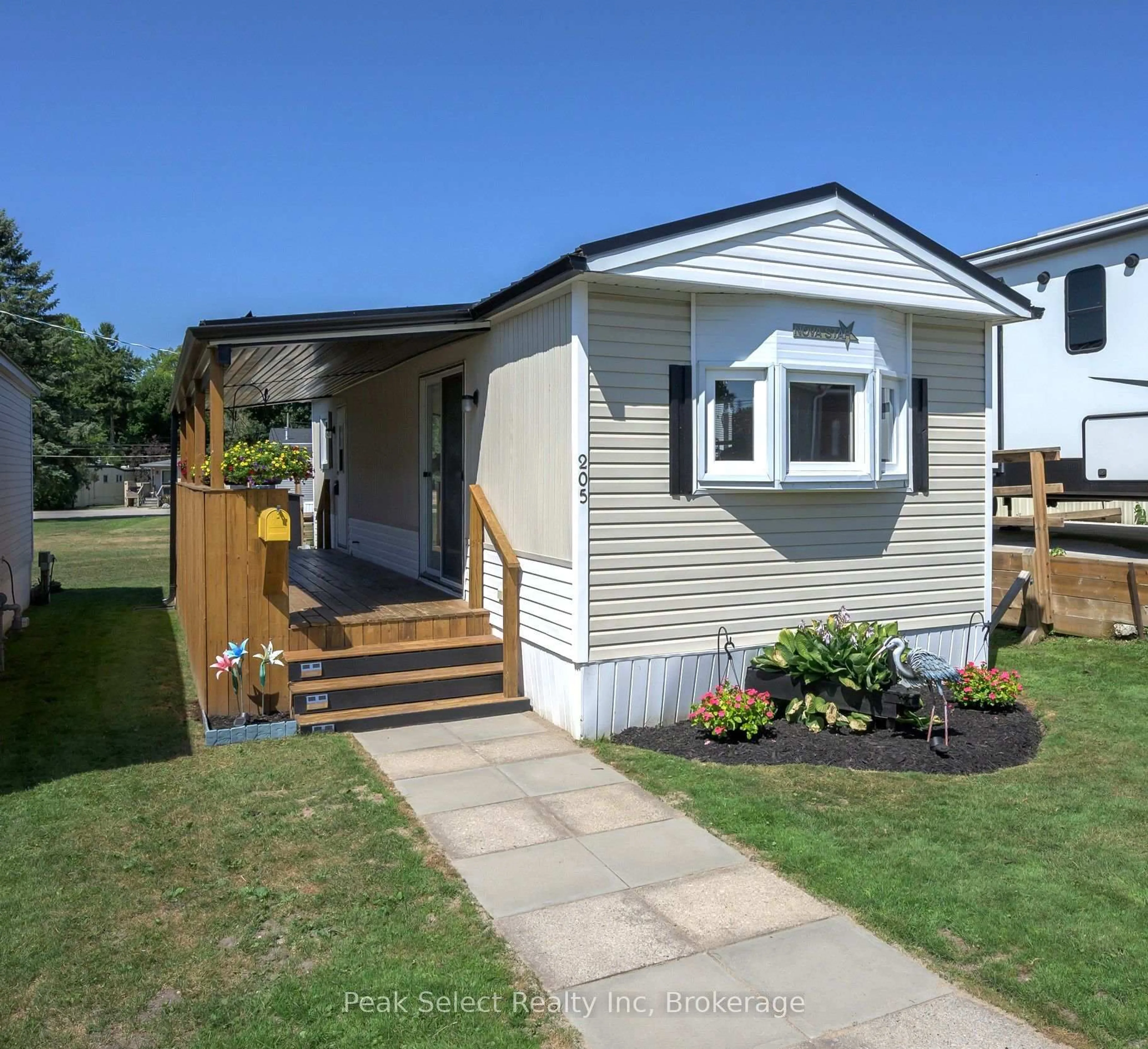 Home with vinyl exterior material, street for 198 Springbank Dr #205, London South Ontario N6J 1G1