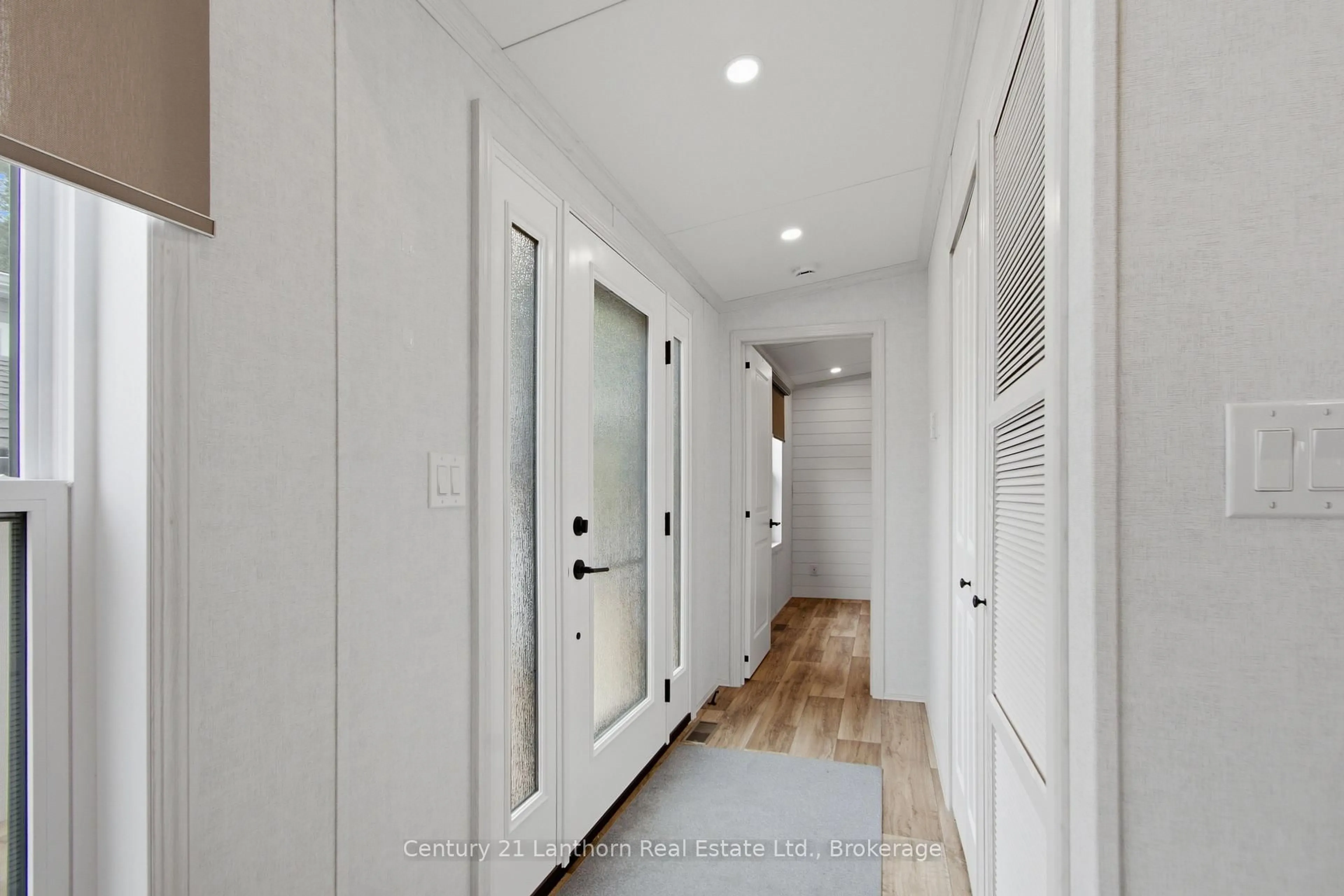 Indoor entryway for 484 Frankford Stirling Rd #25, Hastings Ontario K0K 2C0
