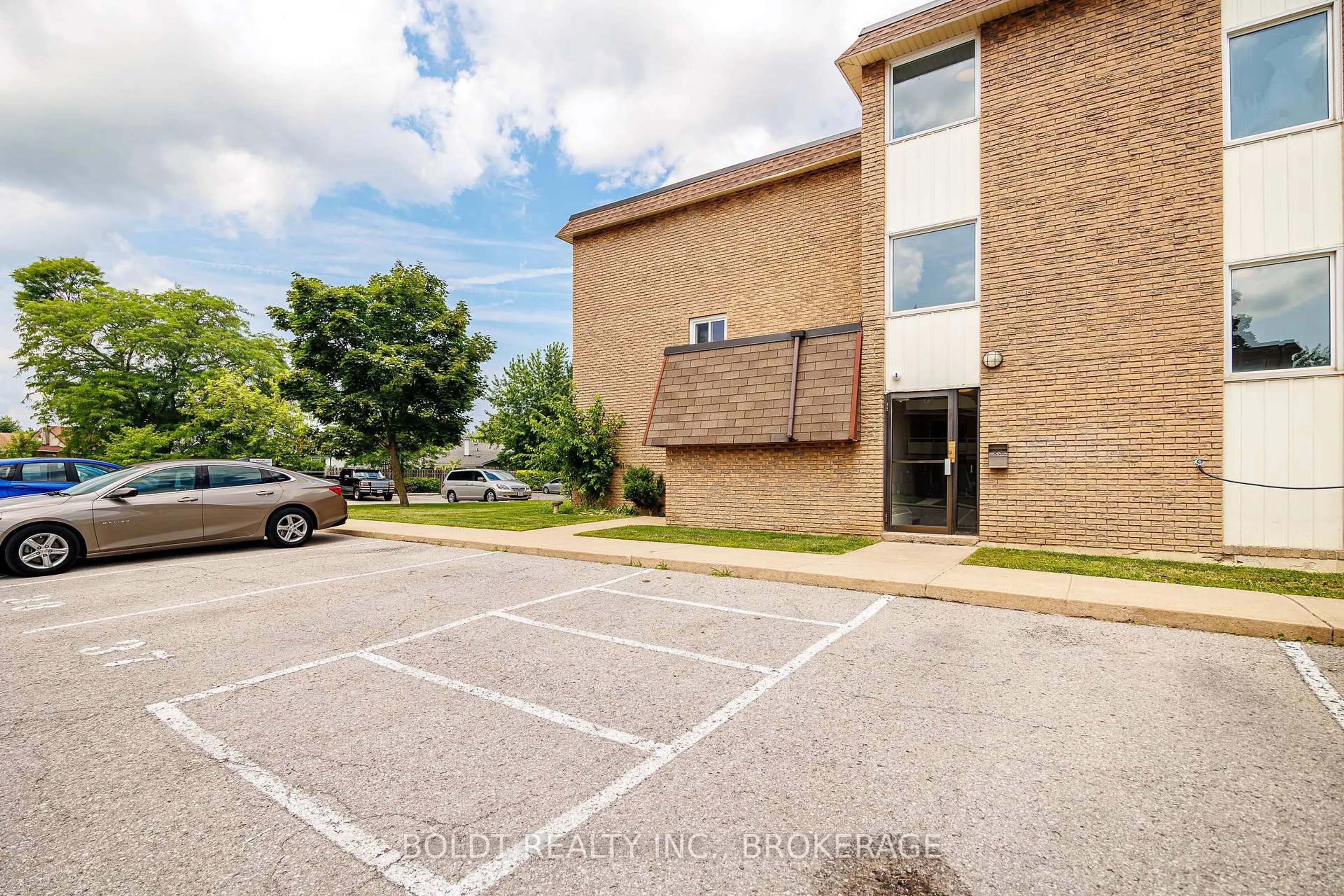 Unknown for 41 Rykert St #209, St. Catharines Ontario L2S 3A4