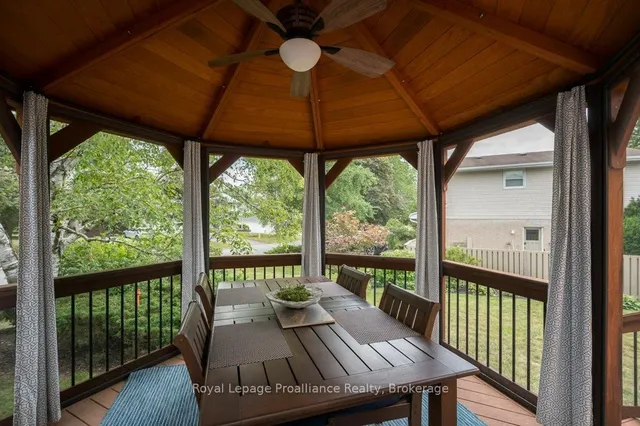 29 Hope Cres, Belleville 5