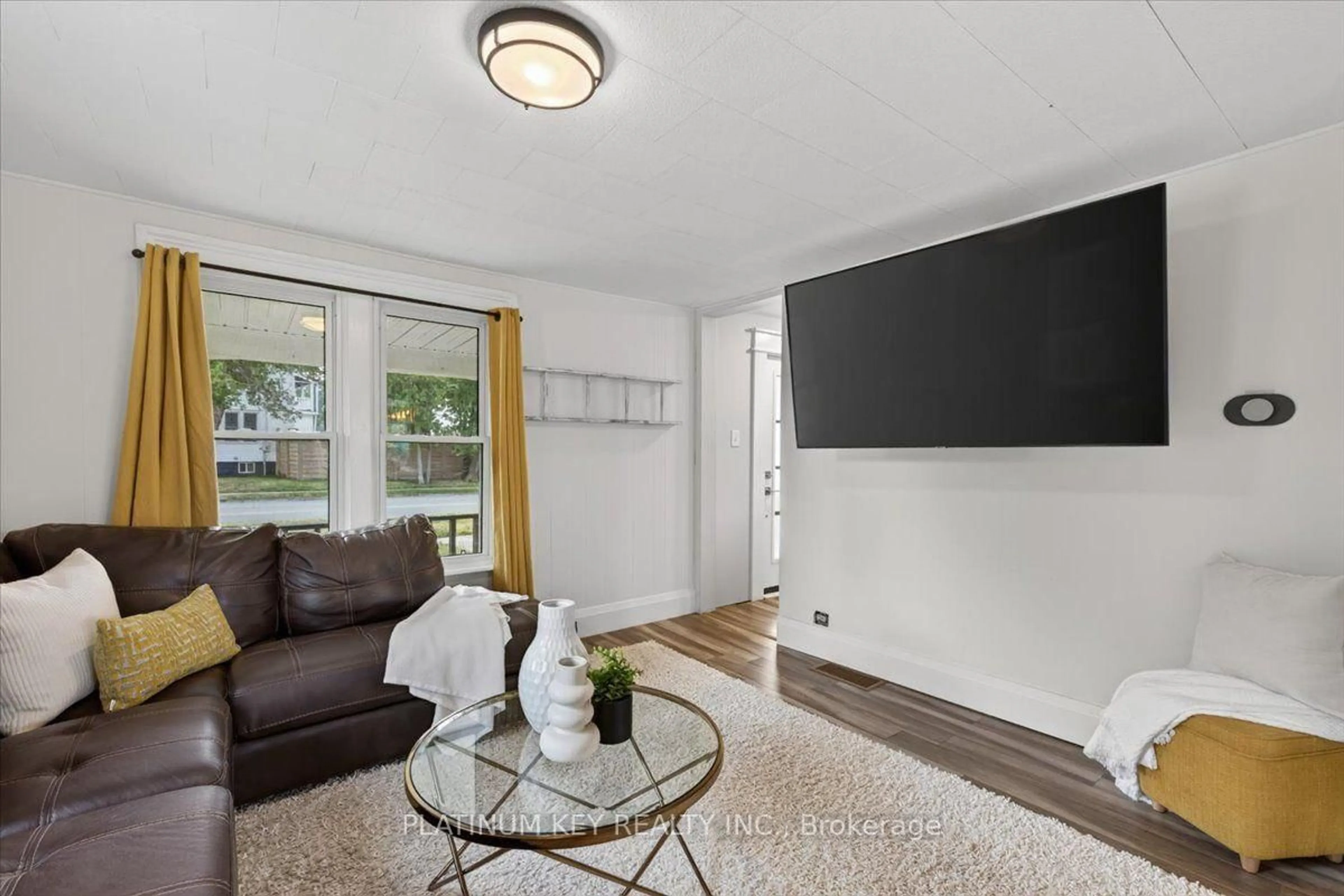 Living room with furniture, unknown for 8624 Glendon Dr, Strathroy-Caradoc Ontario N0L 1W0
