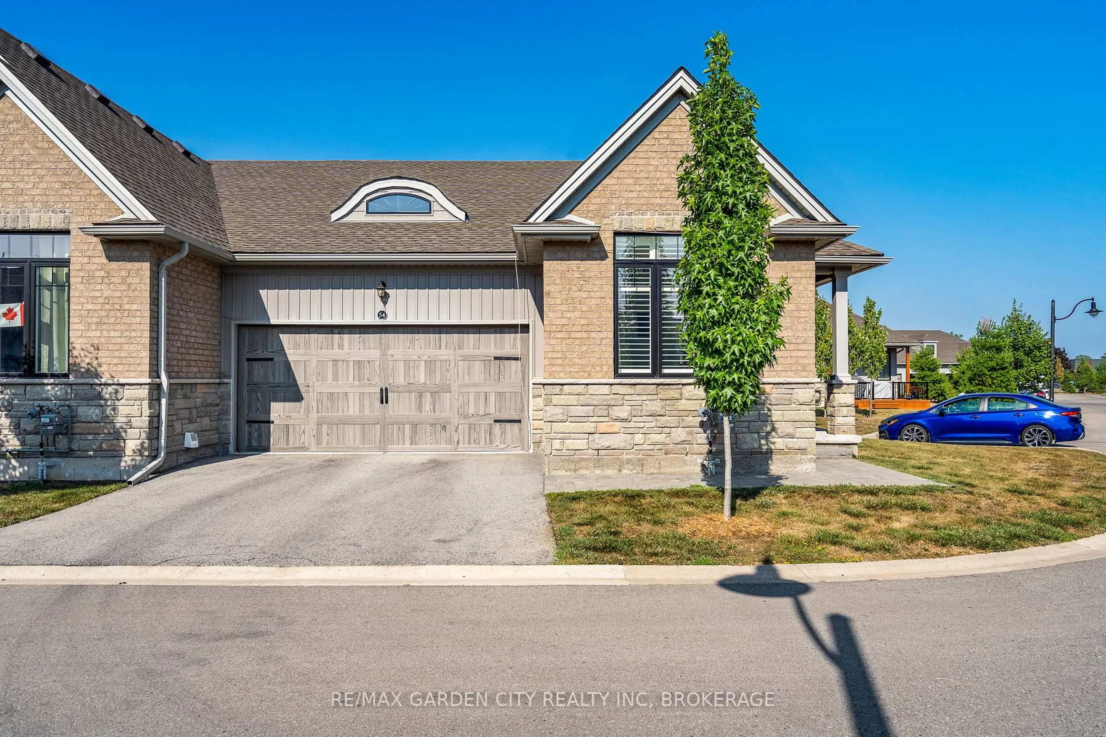 Home with brick exterior material, street for 54 BORDEN Tr, Welland Ontario L3B 5X1