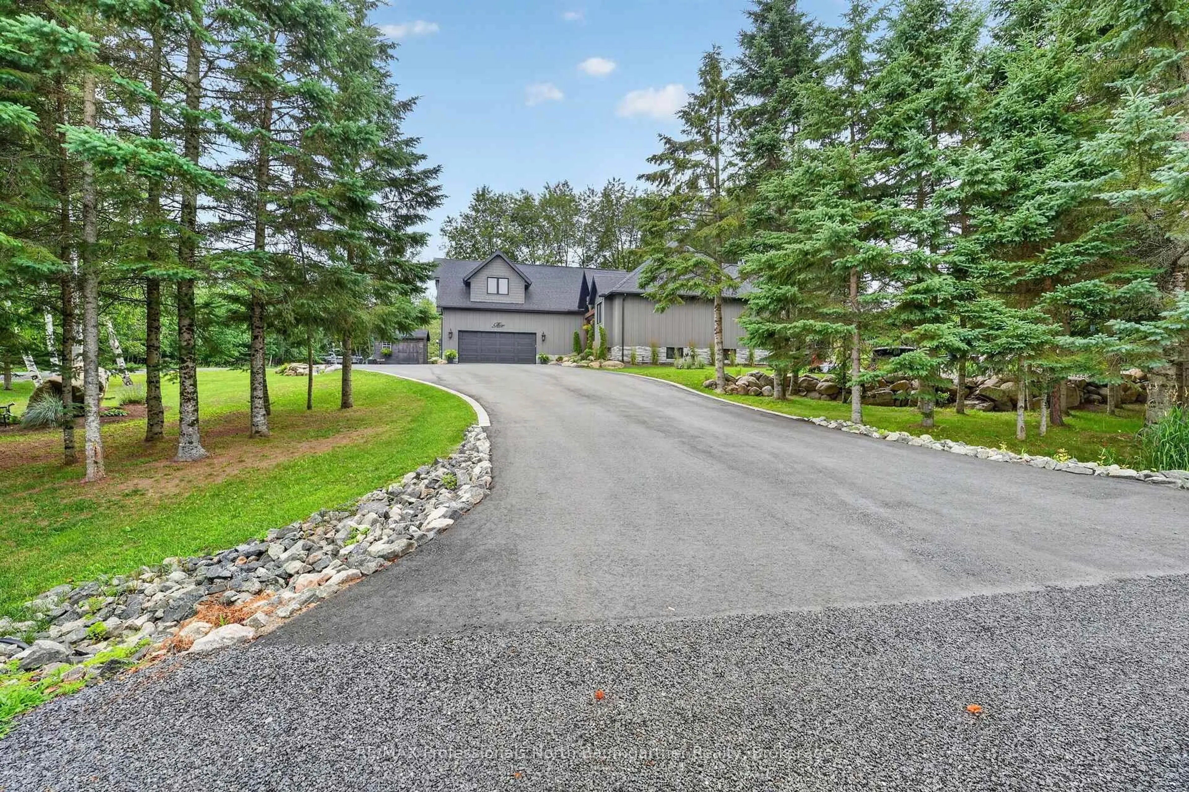 A pic from outside/outdoor area/front of a property/back of a property/a pic from drone, street for 5 Ploughshare Crt, Dysart et al Ontario K0M 1S0