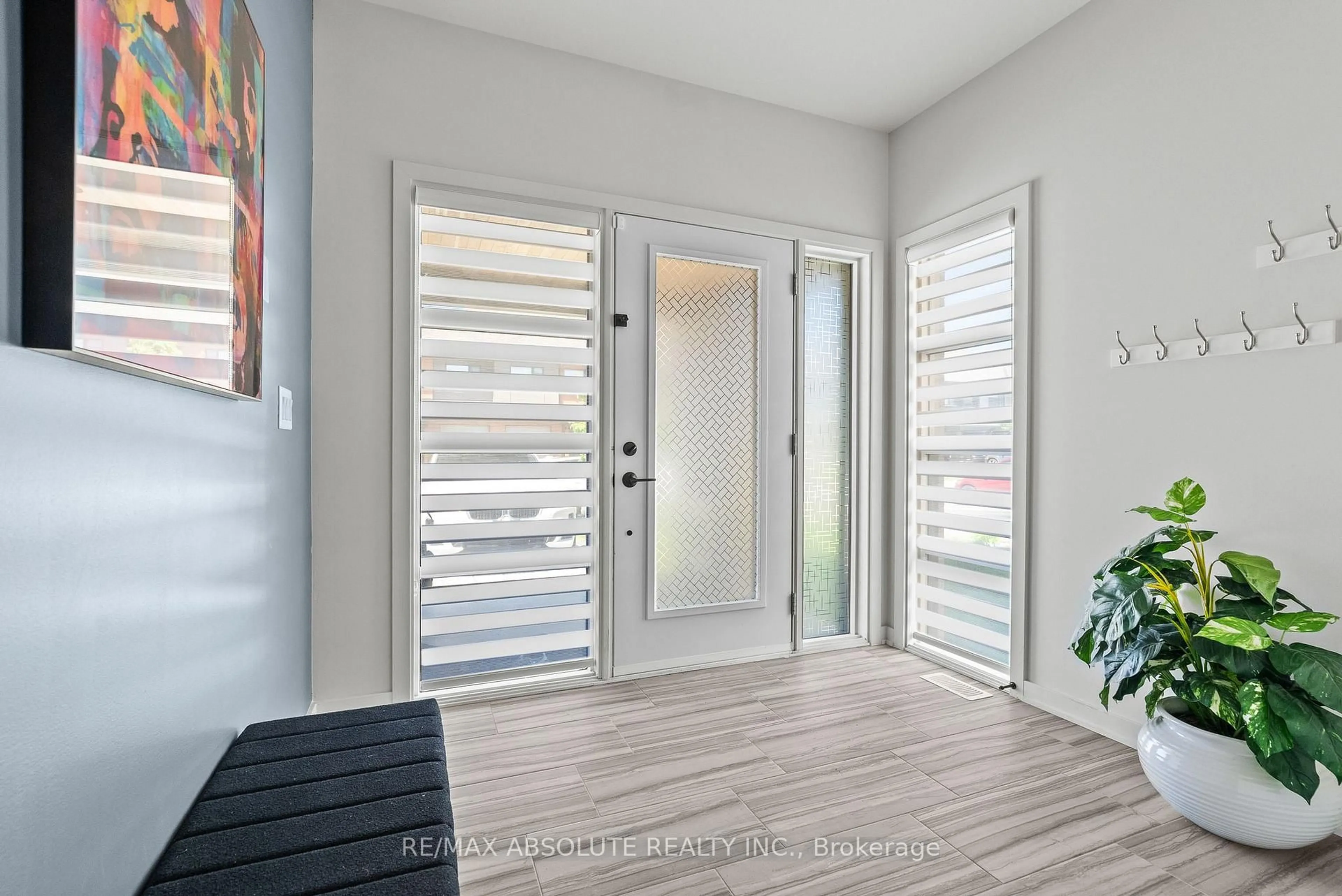Indoor entryway for 1072 Lunar Glow Cres, Ottawa Ontario K4M 0J9