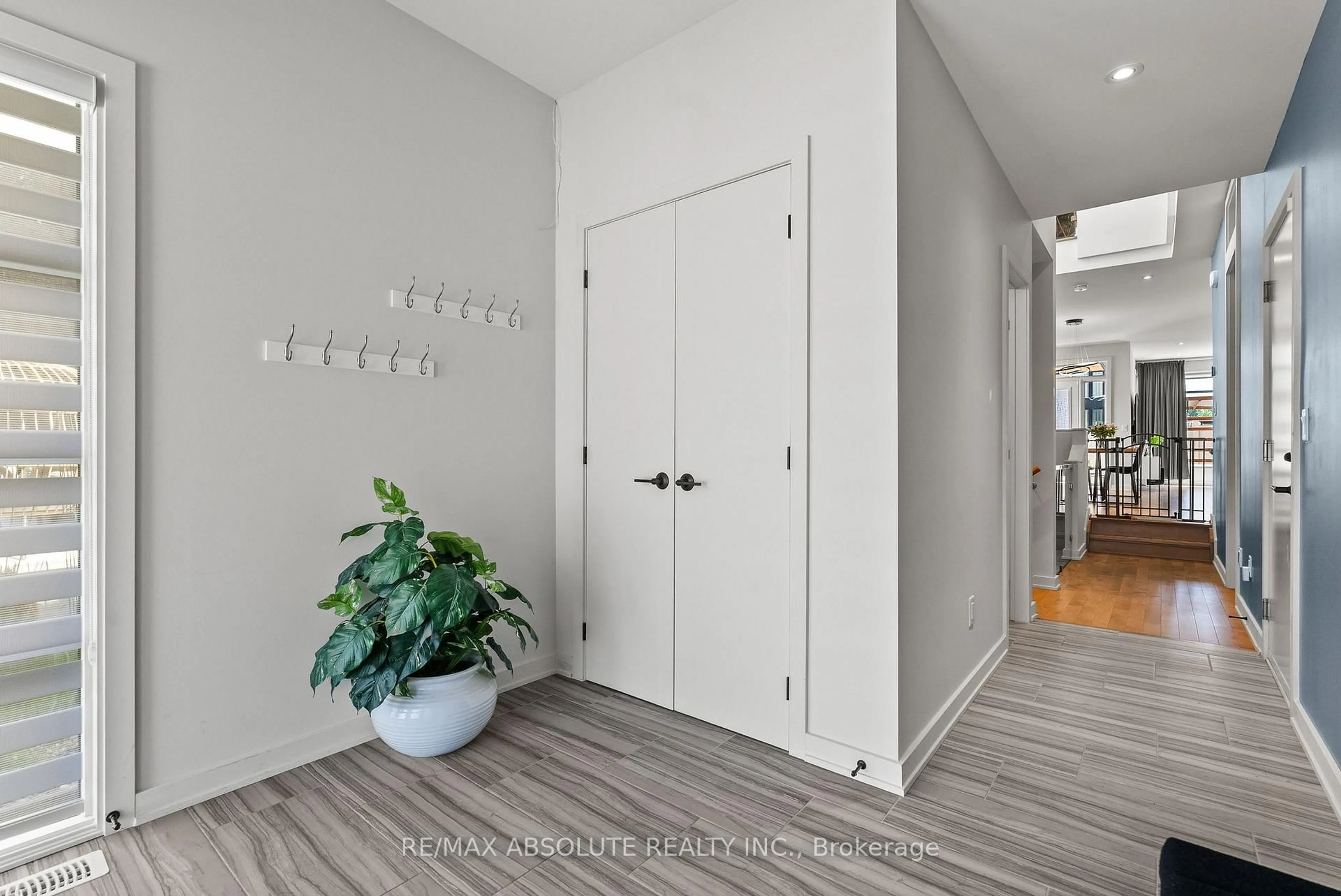 Indoor entryway for 1072 Lunar Glow Cres, Ottawa Ontario K4M 0J9