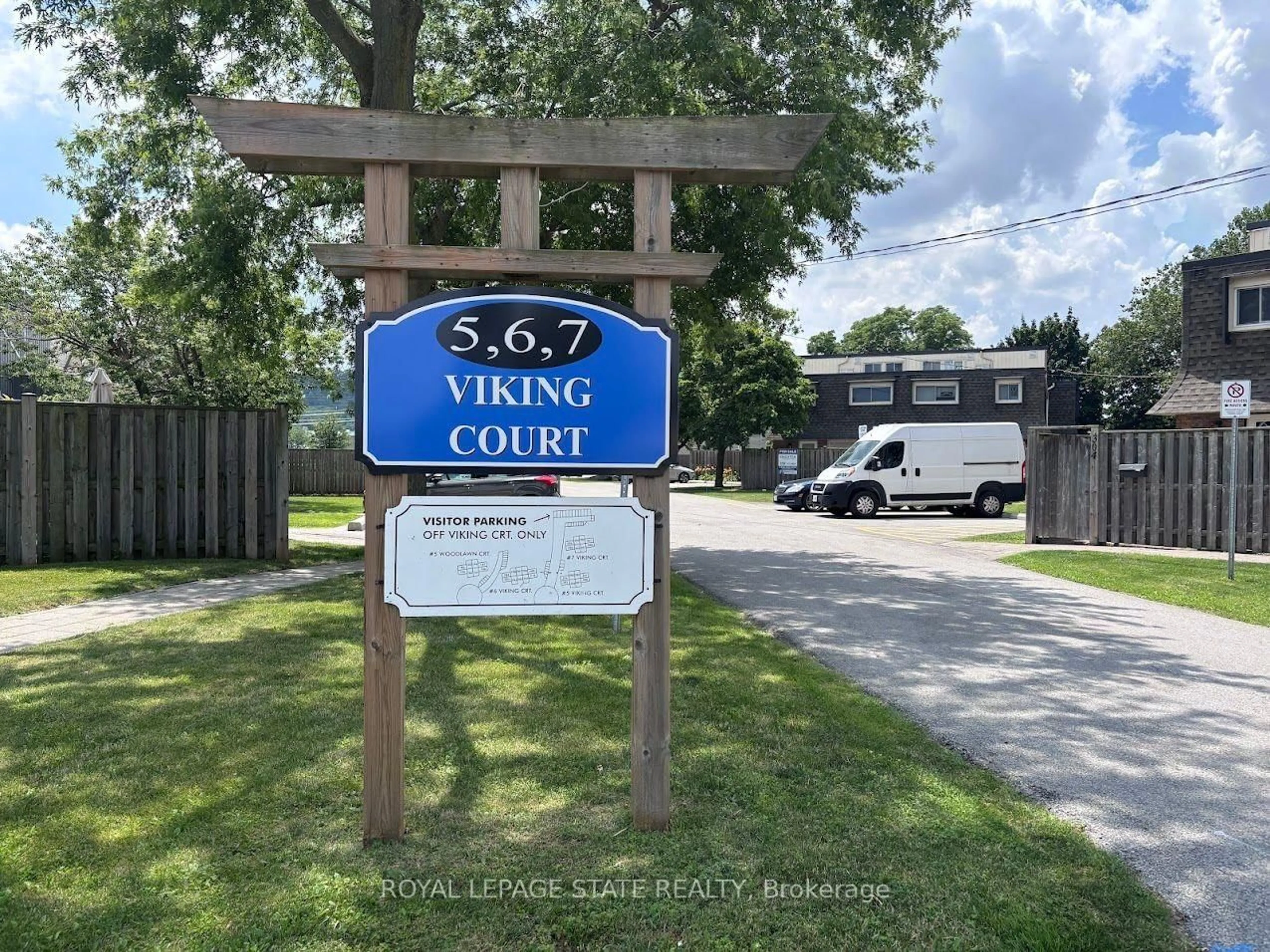Unknown for 5 Viking Crt #304, Grimsby Ontario L3M 3T8