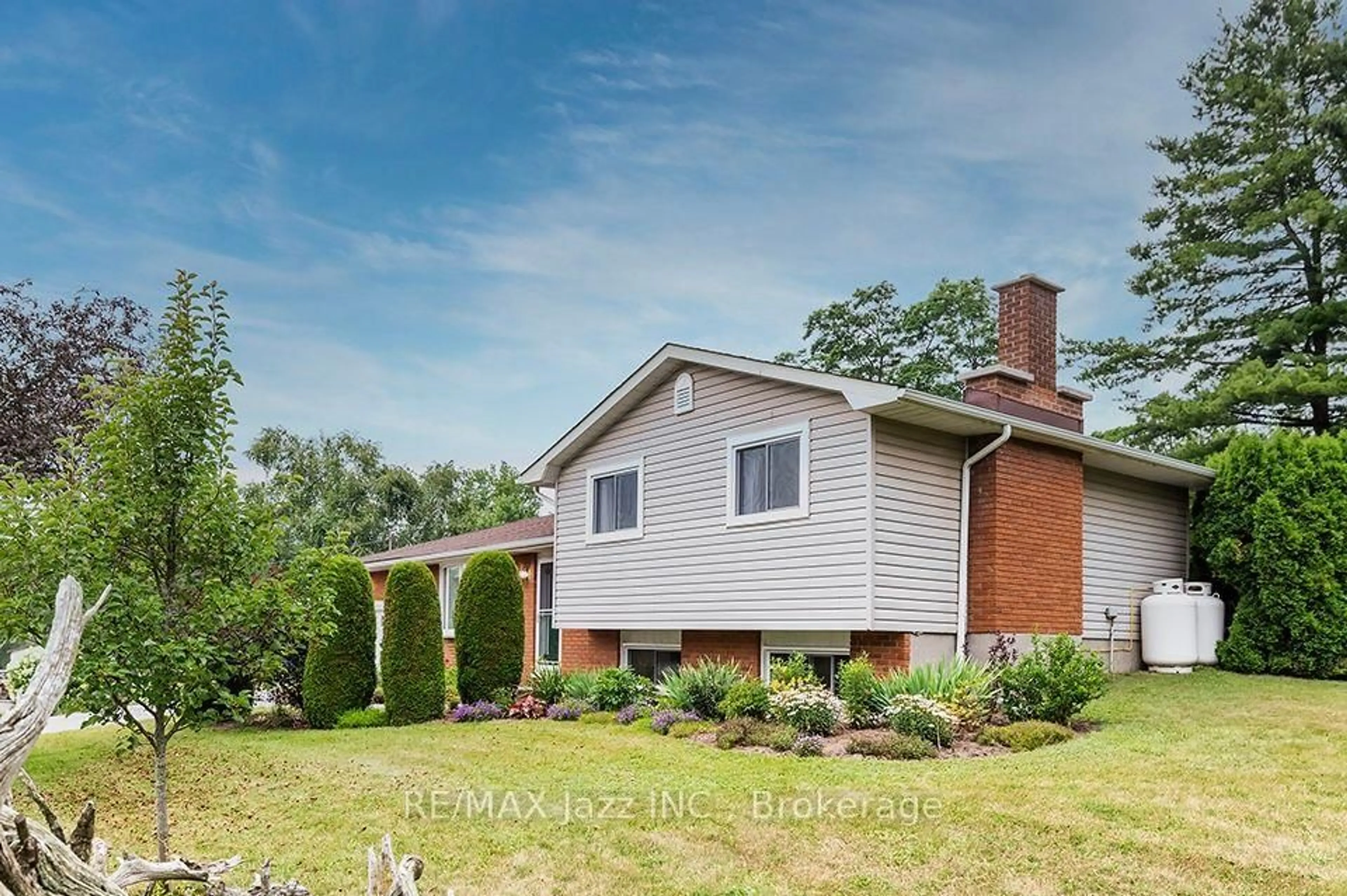 Home with brick exterior material, unknown for 20 Twin Lane, Brighton Ontario K0K 1H0