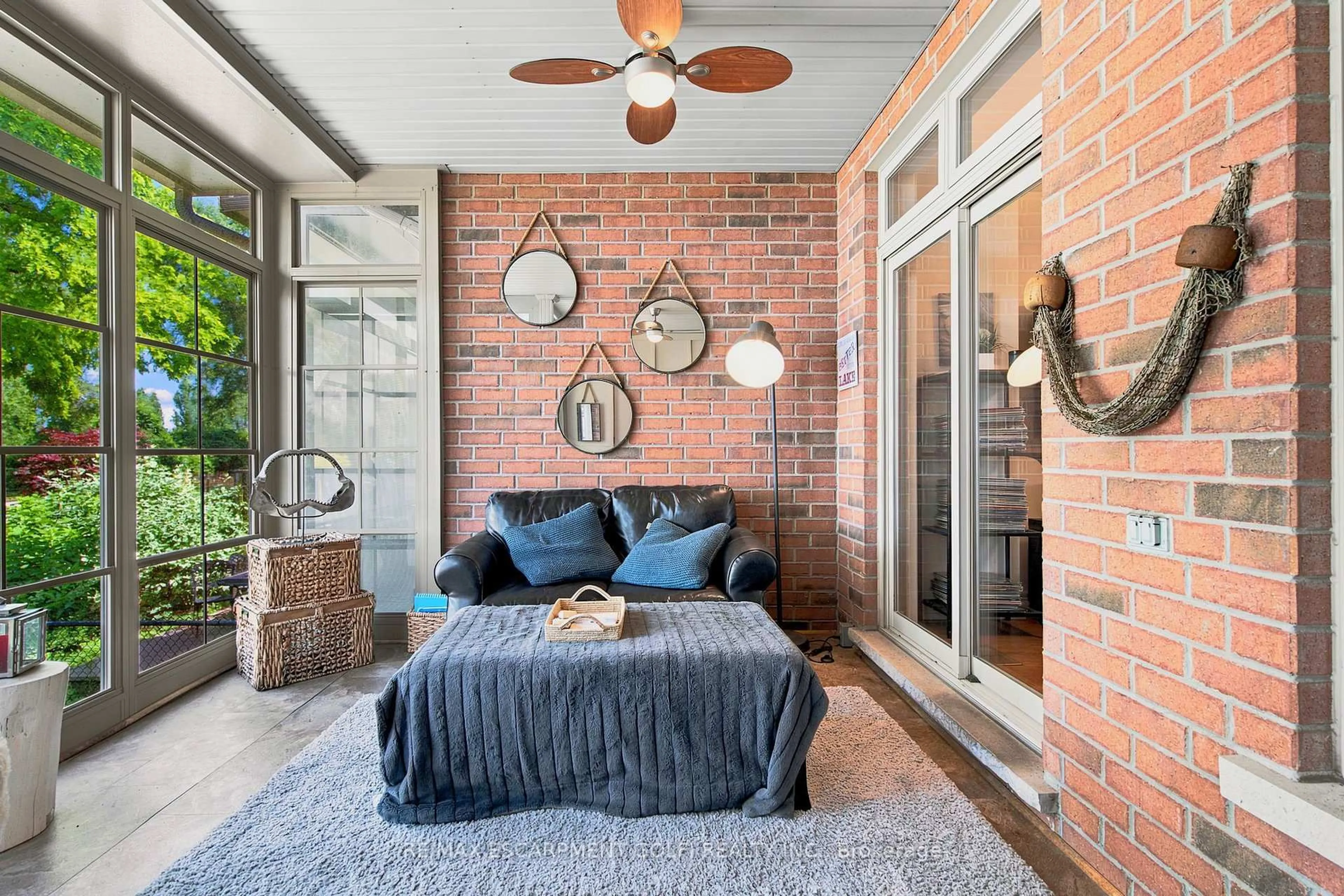 Unknown for 1069 Beach Blvd, Hamilton Ontario L8H 6Z9