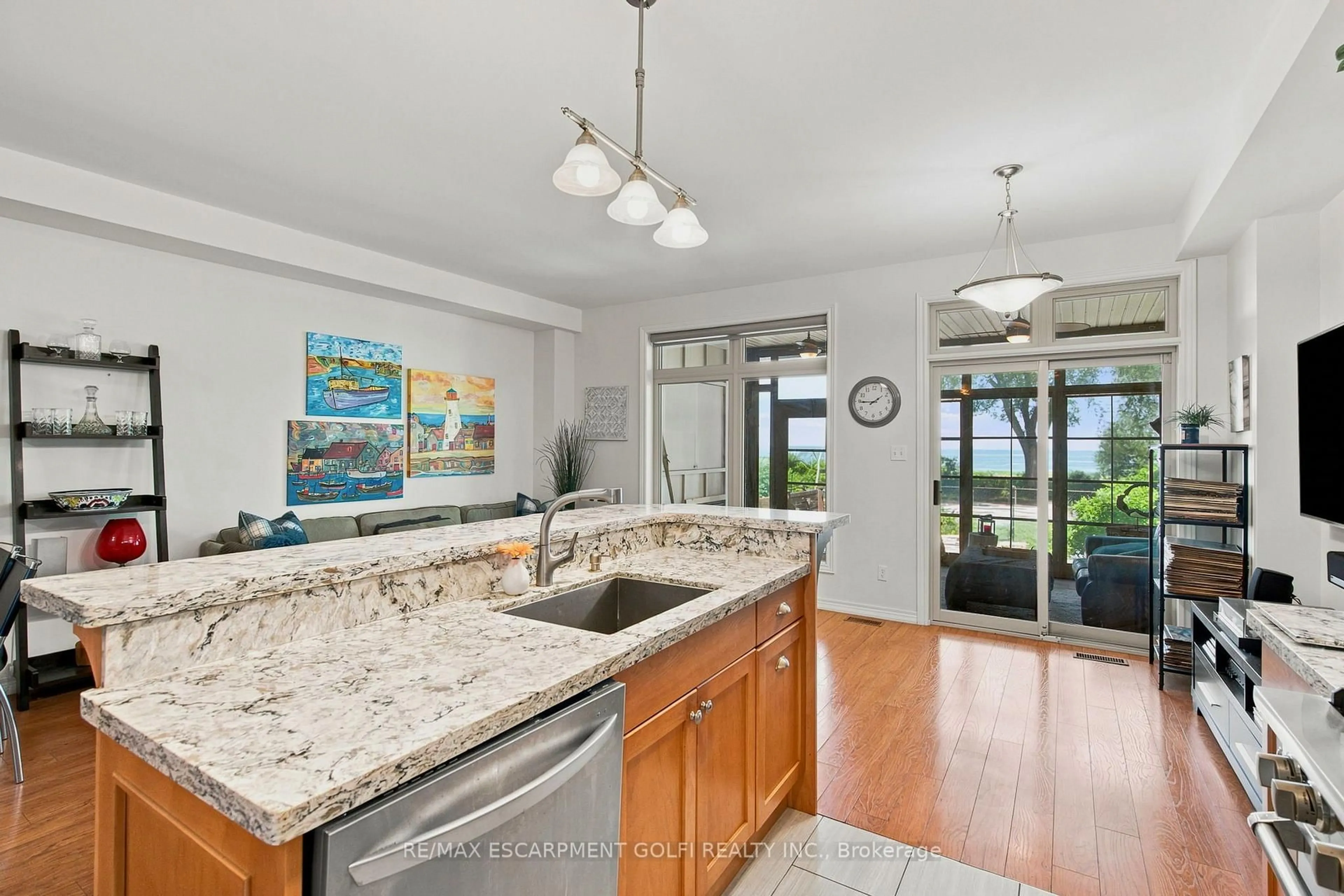 Open concept kitchen, ceramic/tile floor for 1069 Beach Blvd, Hamilton Ontario L8H 6Z9