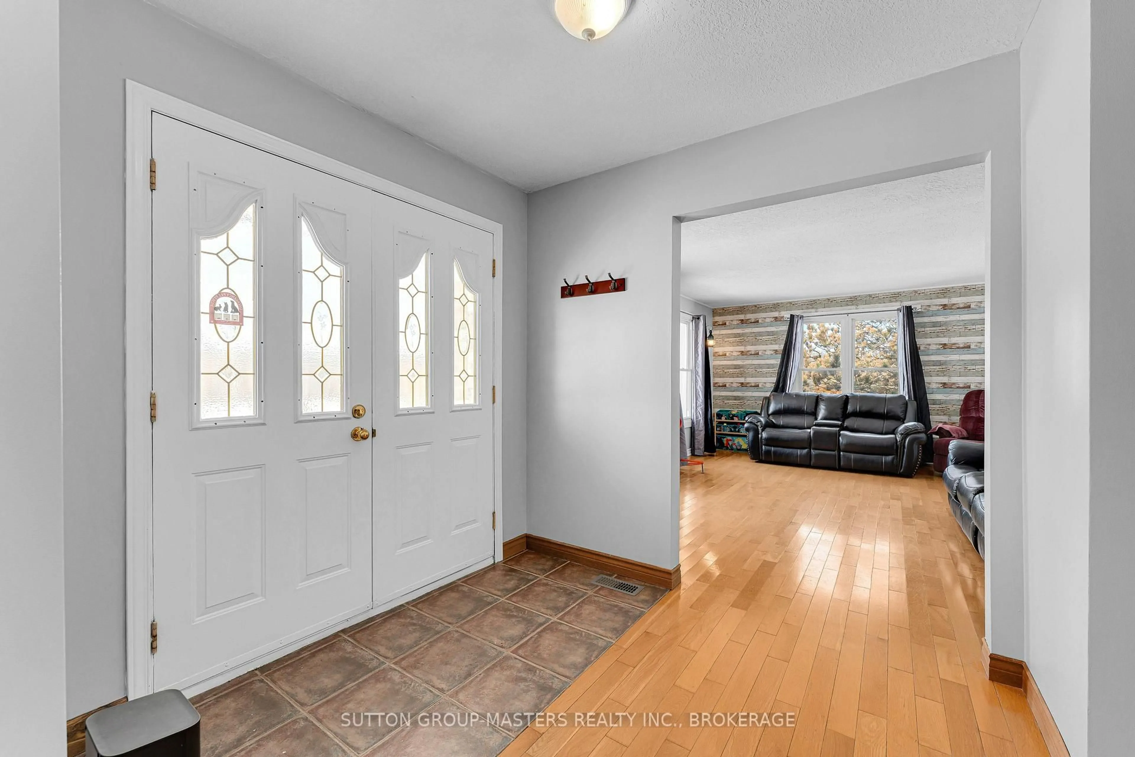 Indoor entryway for 446 Petworth Rd, Yarker Ontario K0K 3N0