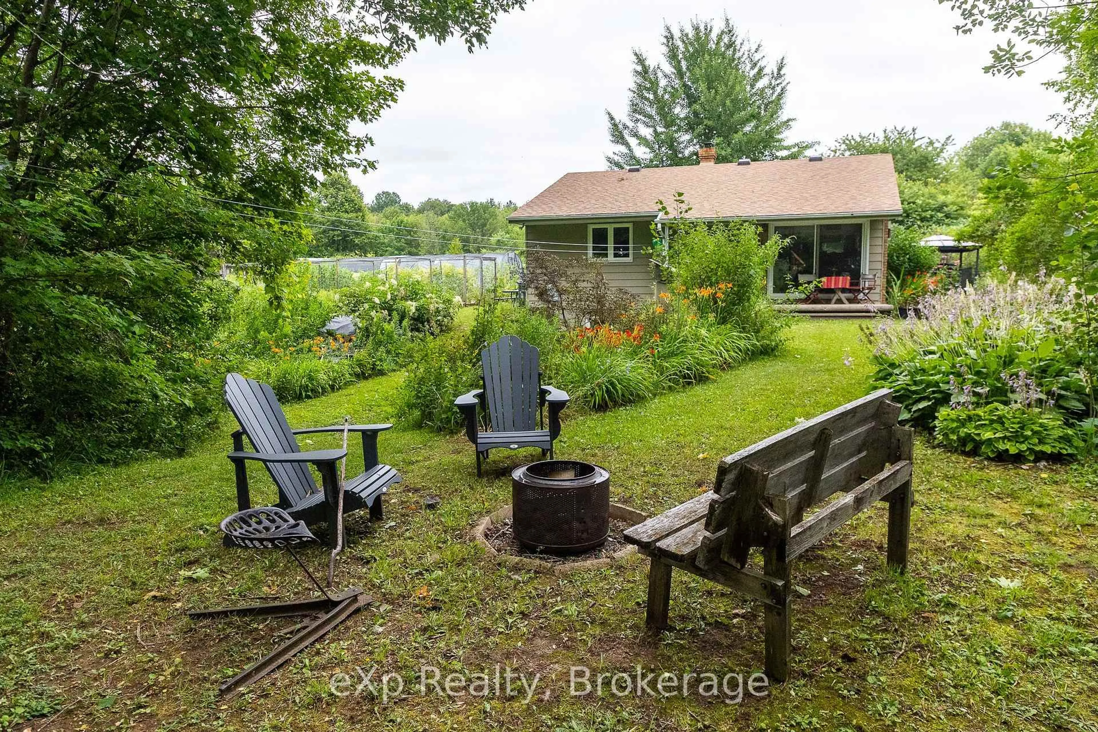 Patio, water/lake/river/ocean view for 350063 Bayshore Rd, Meaford Ontario N0H 1B0