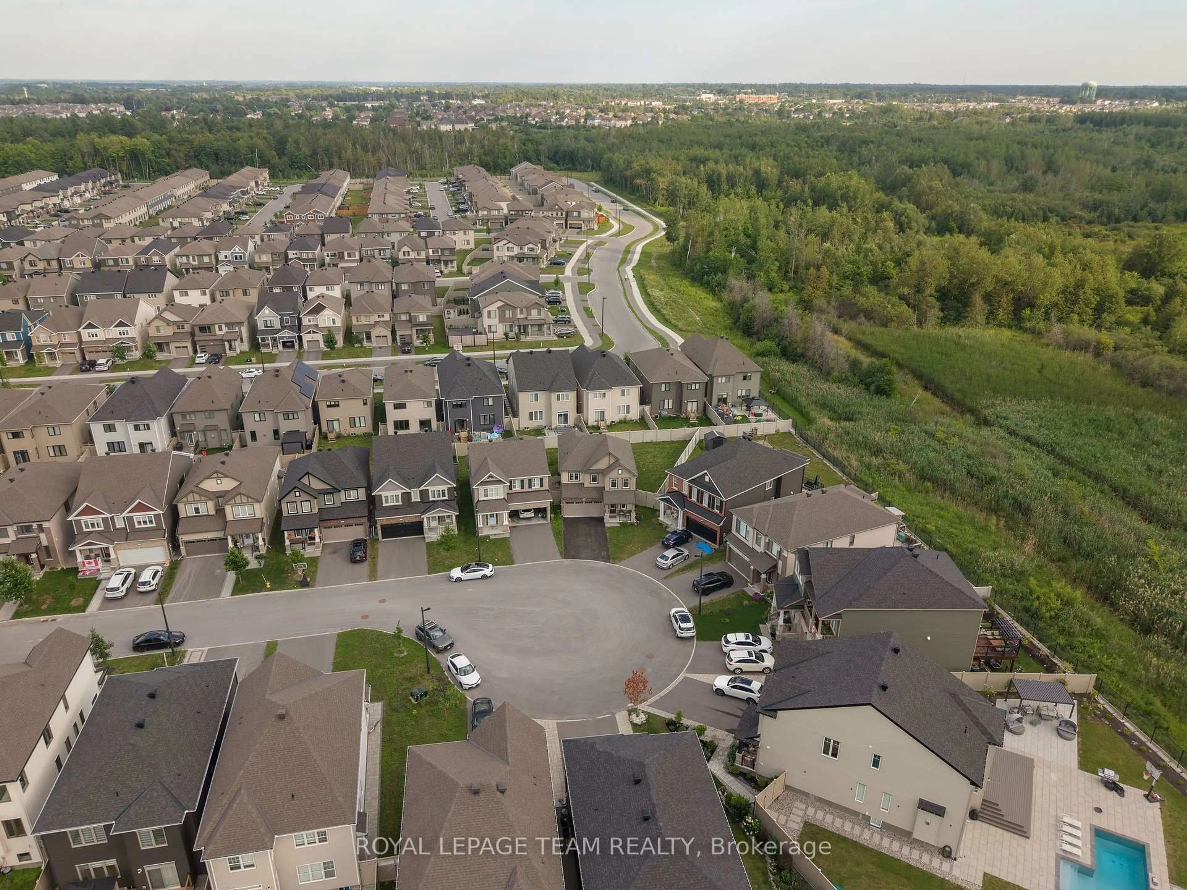 A pic from outside/outdoor area/front of a property/back of a property/a pic from drone, street for 153 Unity Pl, Ottawa Ontario K2S 2Y8