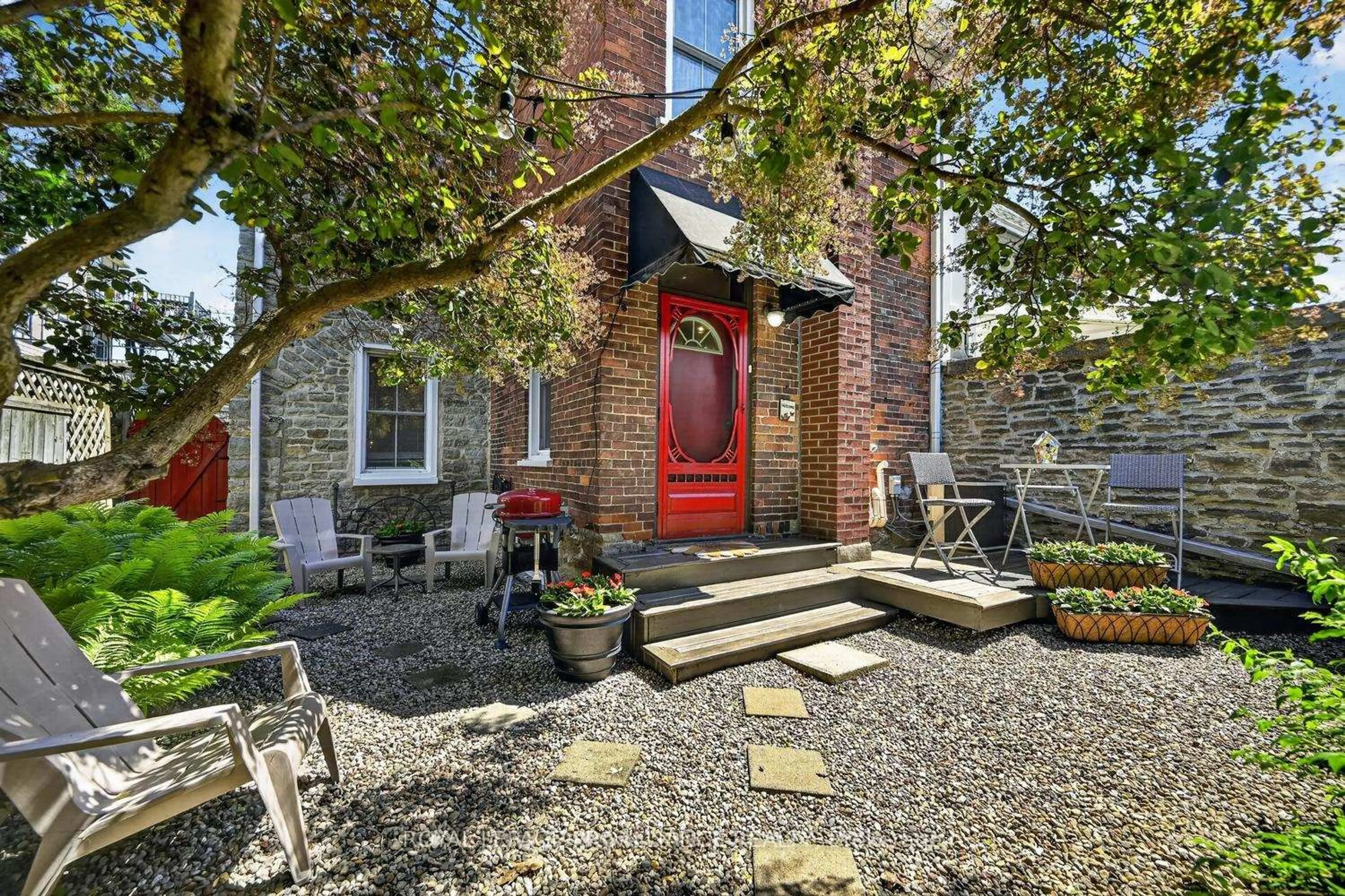 Unknown for 34 Water St, Brockville Ontario K6V 3L3