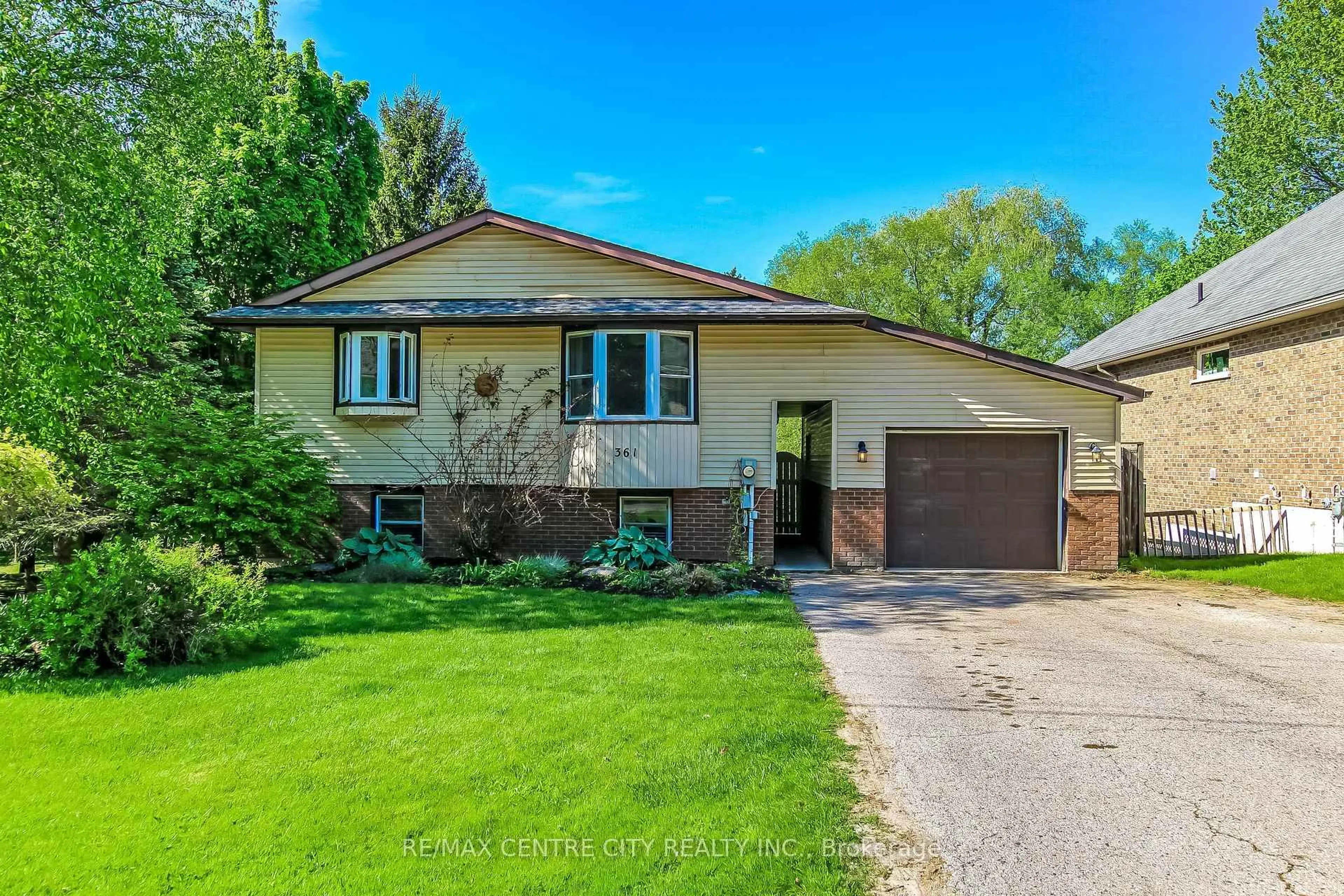 Home with vinyl exterior material, street for 361 George St, Central Elgin Ontario N5L 1G4