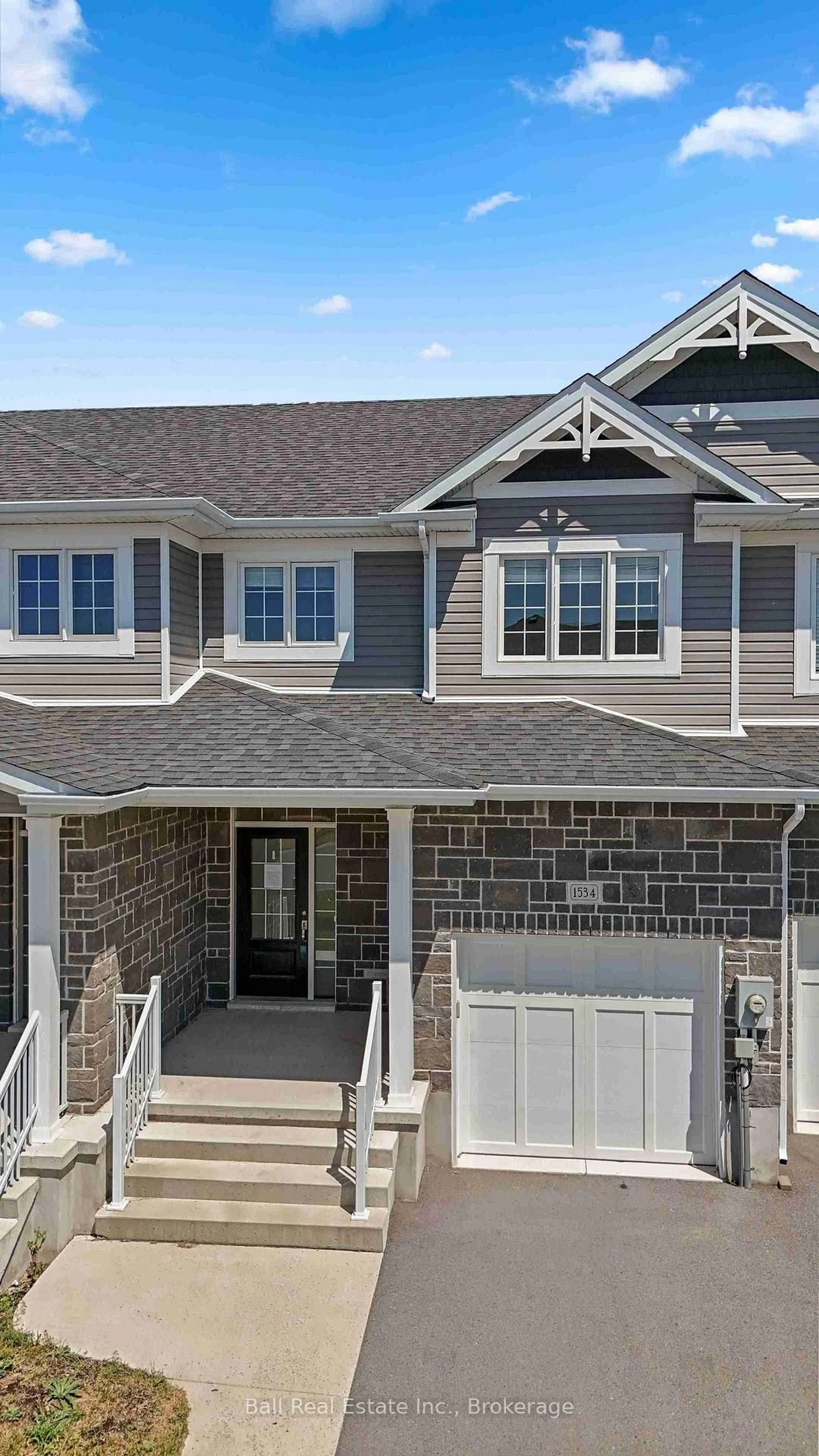 Home with vinyl exterior material, street for 1534 Davenport Cres, Kingston Ontario K7P 0M6