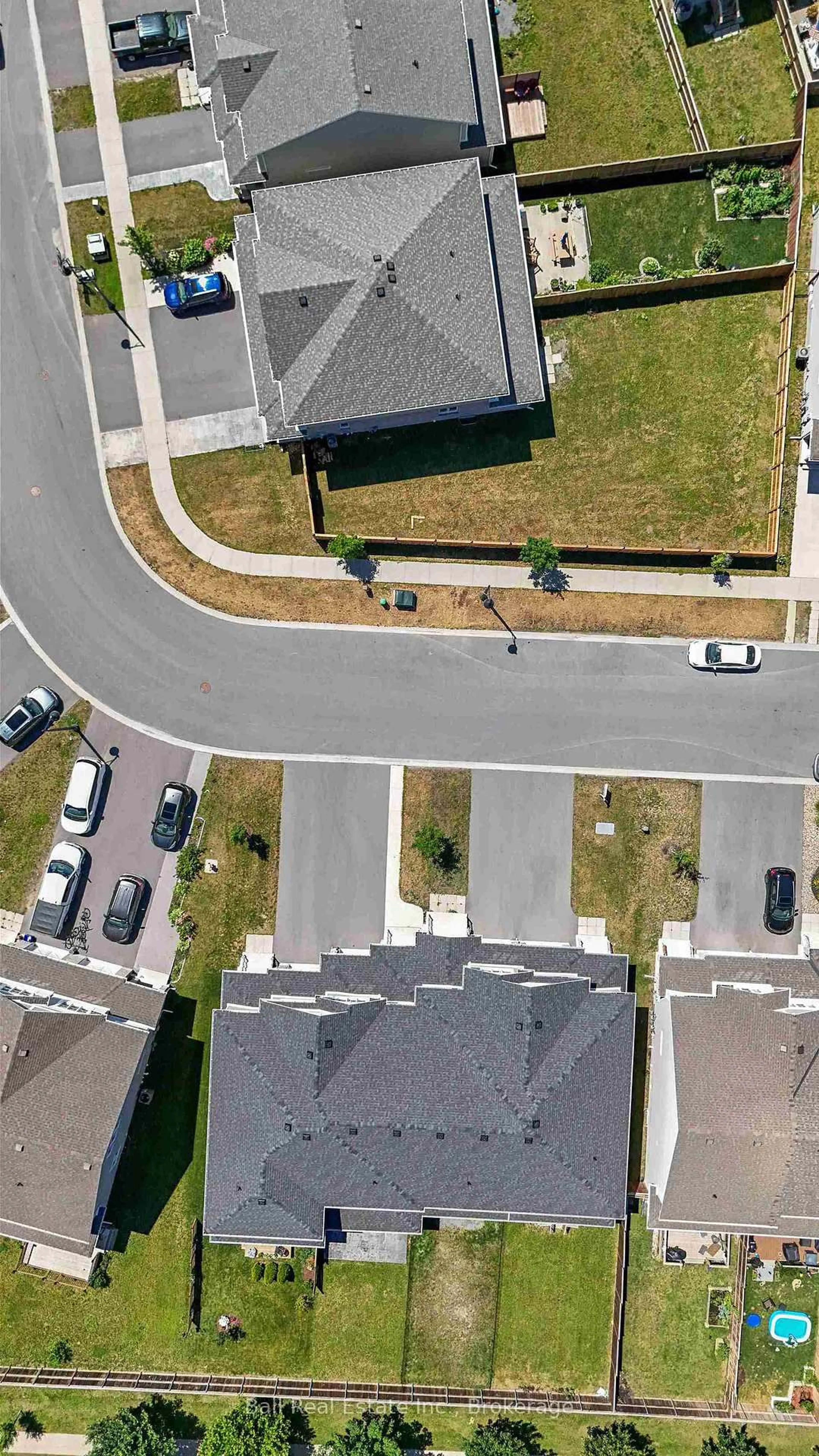 A pic from outside/outdoor area/front of a property/back of a property/a pic from drone, street for 1534 Davenport Cres, Kingston Ontario K7P 0M6