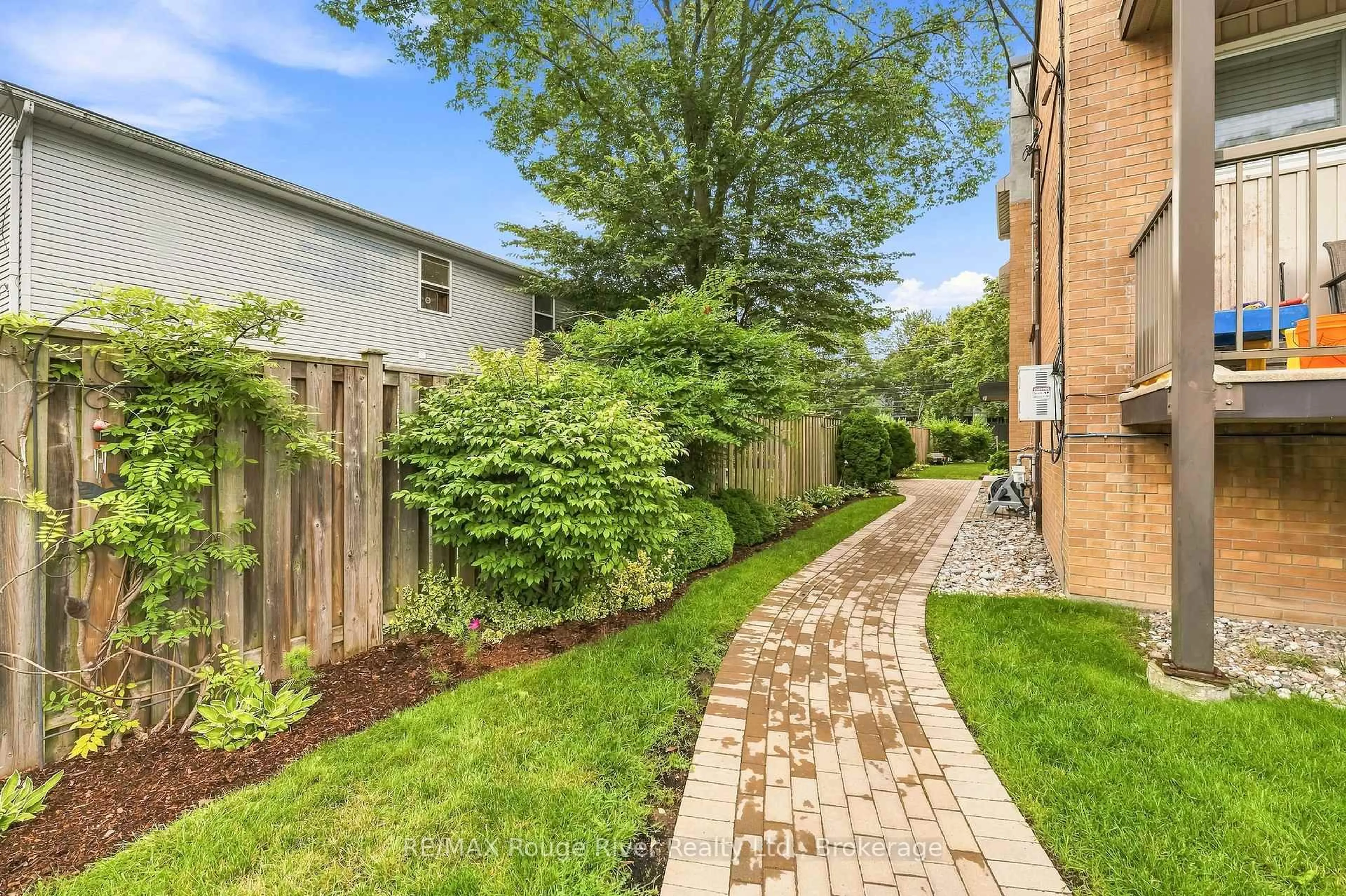 Patio, street for 242 D'arcy St #3, Cobourg Ontario K9A 4A3
