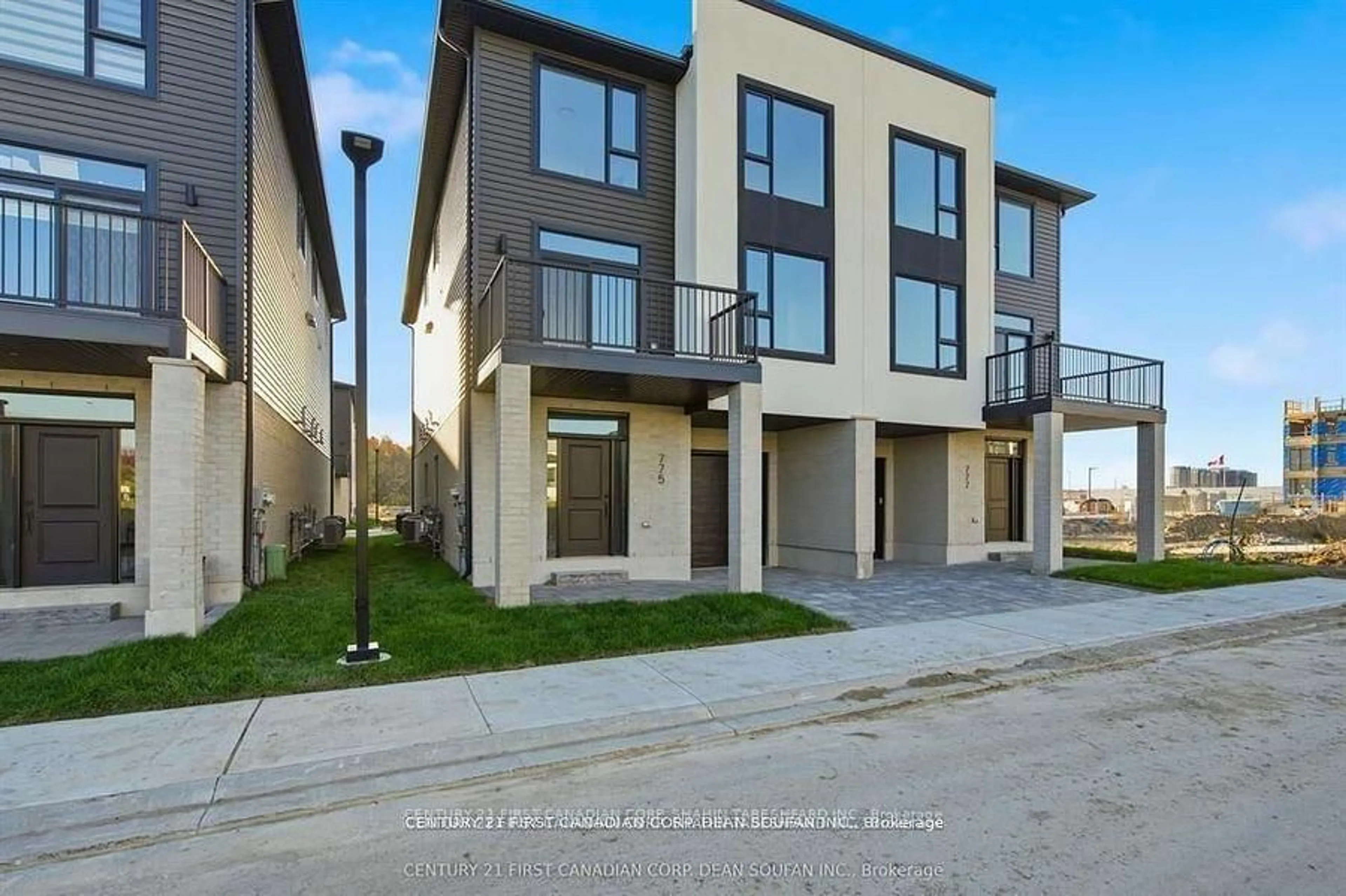 Unknown for 805 BUCKEYE Lane, London North Ontario N6G 4A4