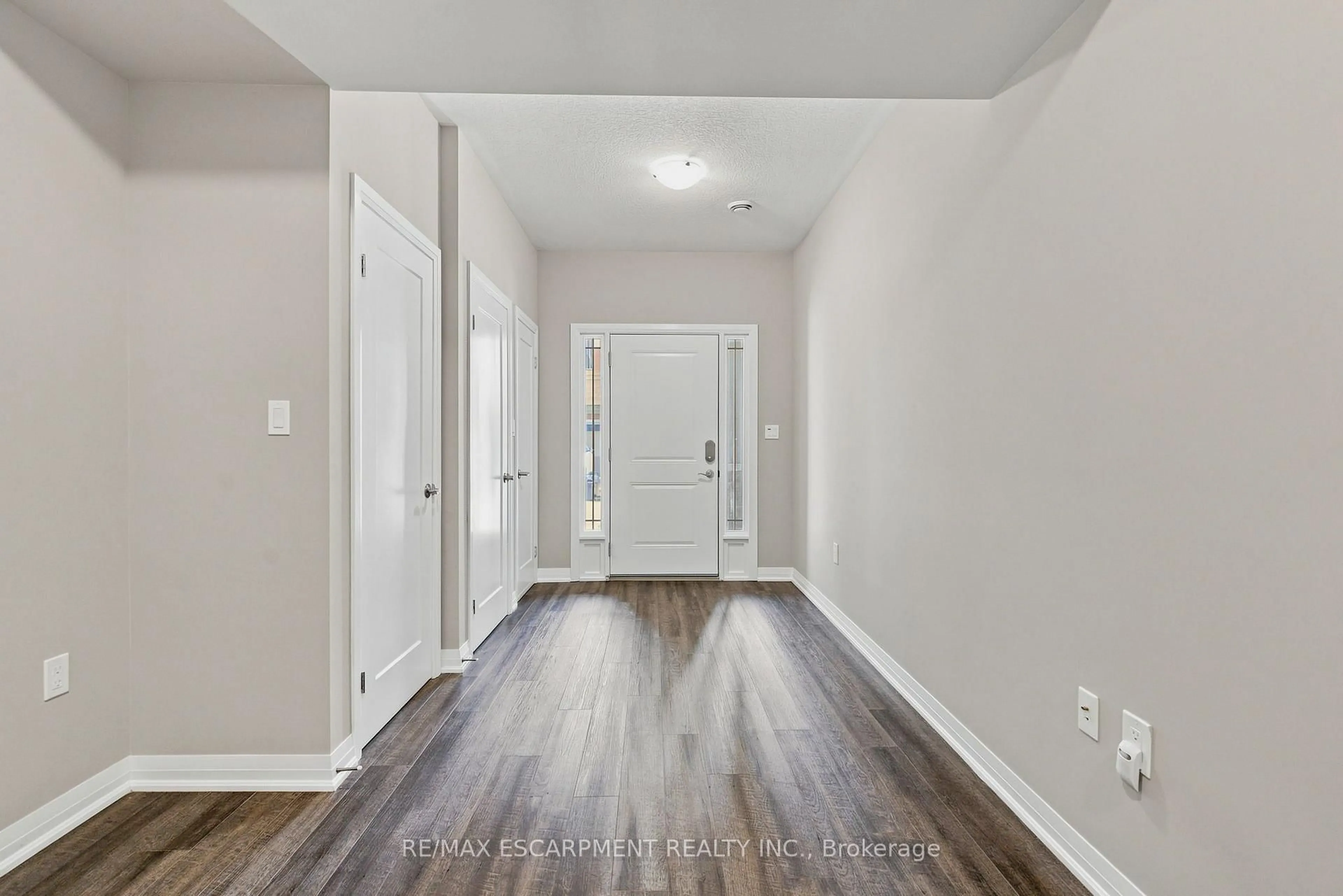 Indoor entryway for 13 Aqua Lane, Hamilton Ontario L0R 1P0