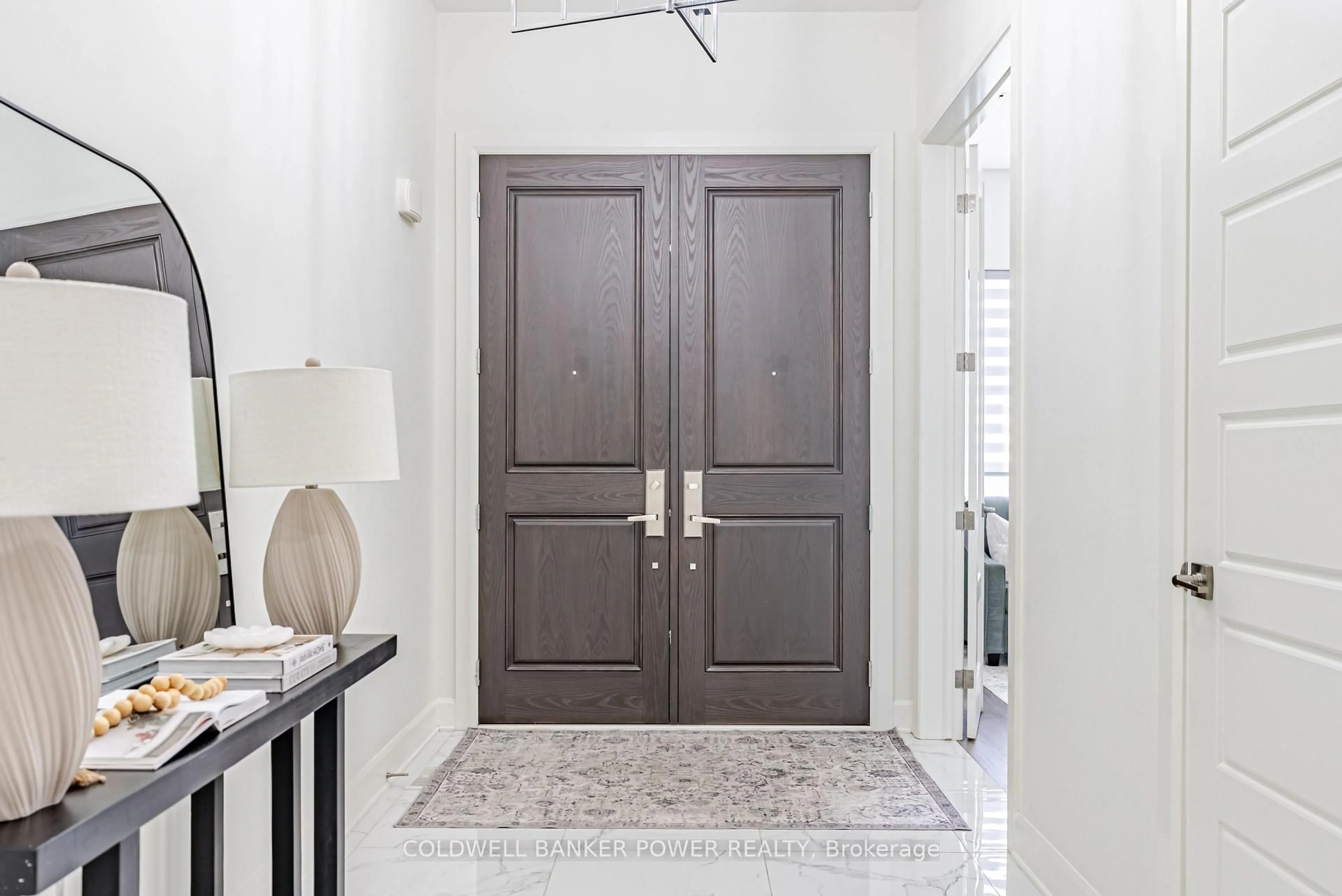 Indoor entryway for 2202 Tripp Dr, London South Ontario N6P 0H4