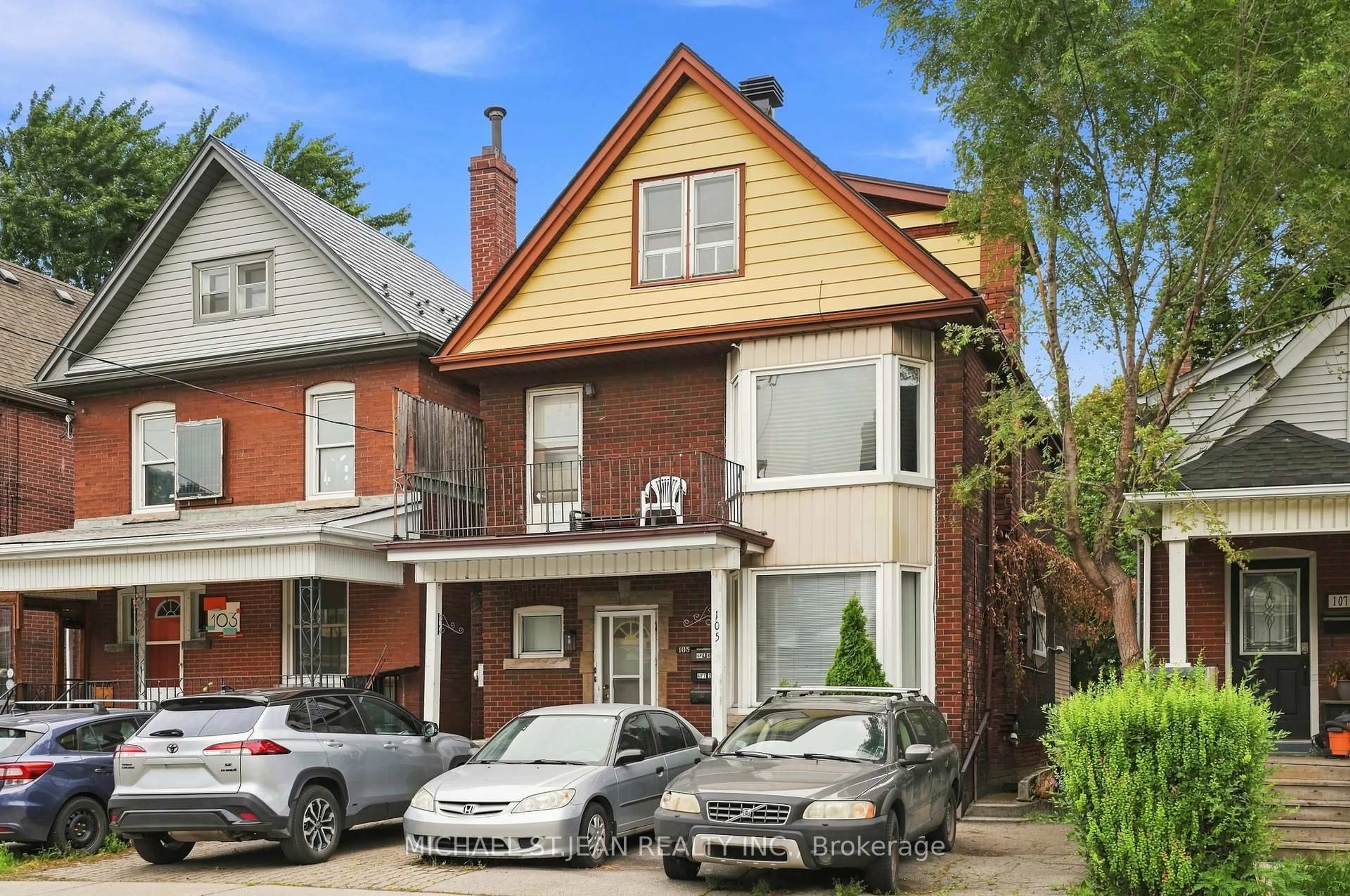 Home with brick exterior material, street for 105 Rosemont Ave, Hamilton Ontario L8L 2M6
