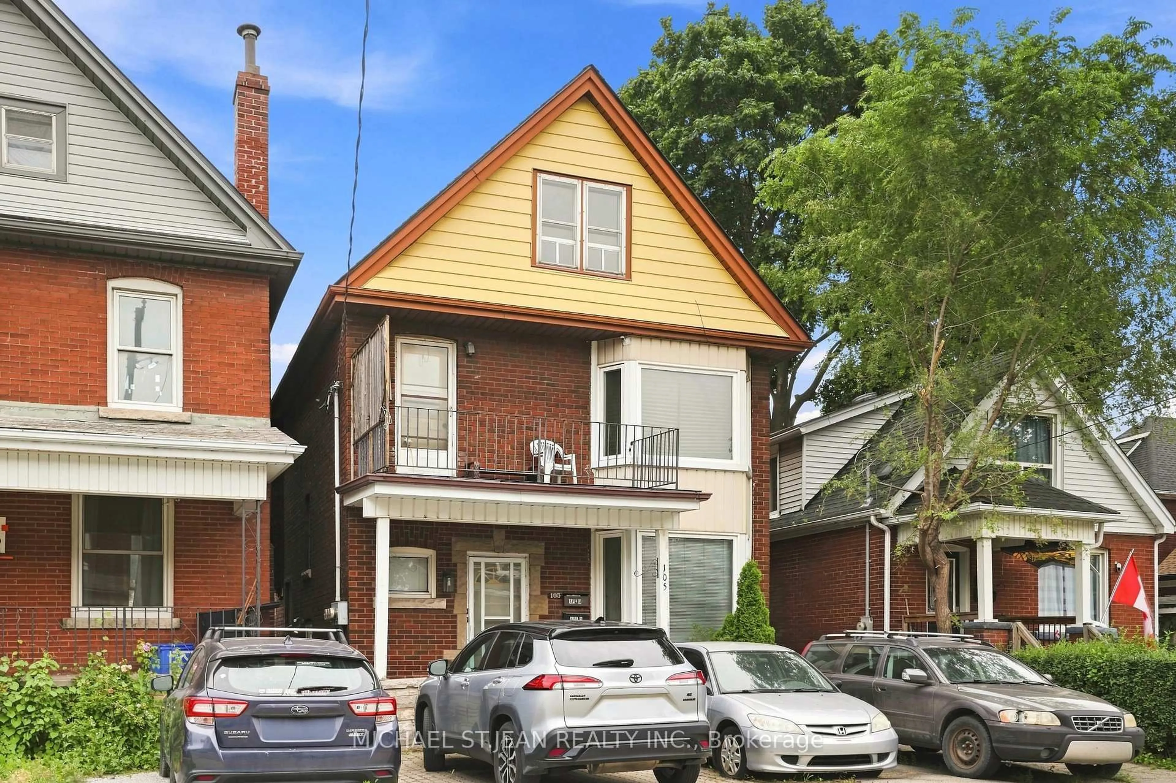 Home with brick exterior material, street for 105 Rosemont Ave, Hamilton Ontario L8L 2M6