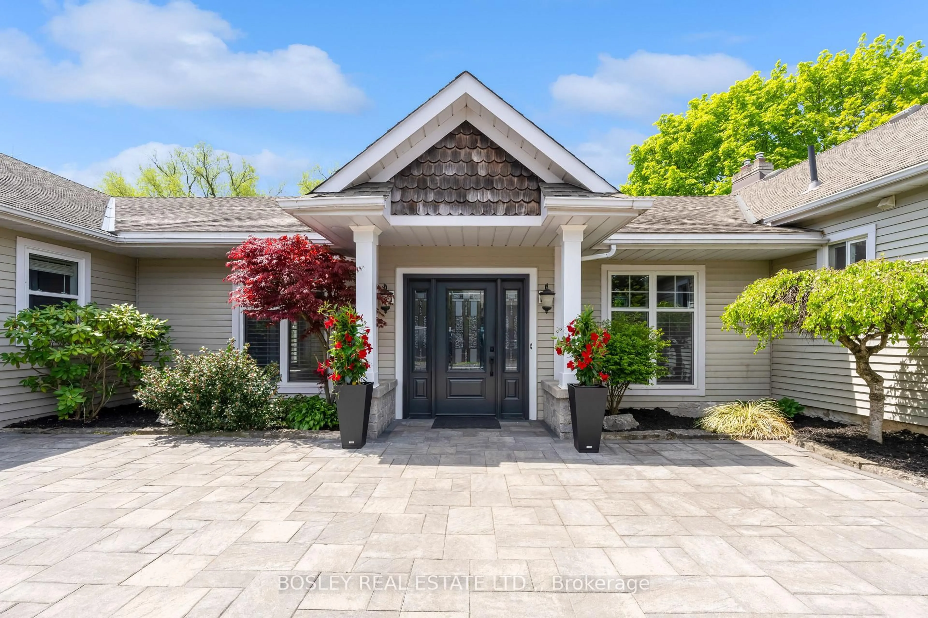 Unknown for 166 Lakeshore Rd, St. Catharines Ontario L2N 2V1