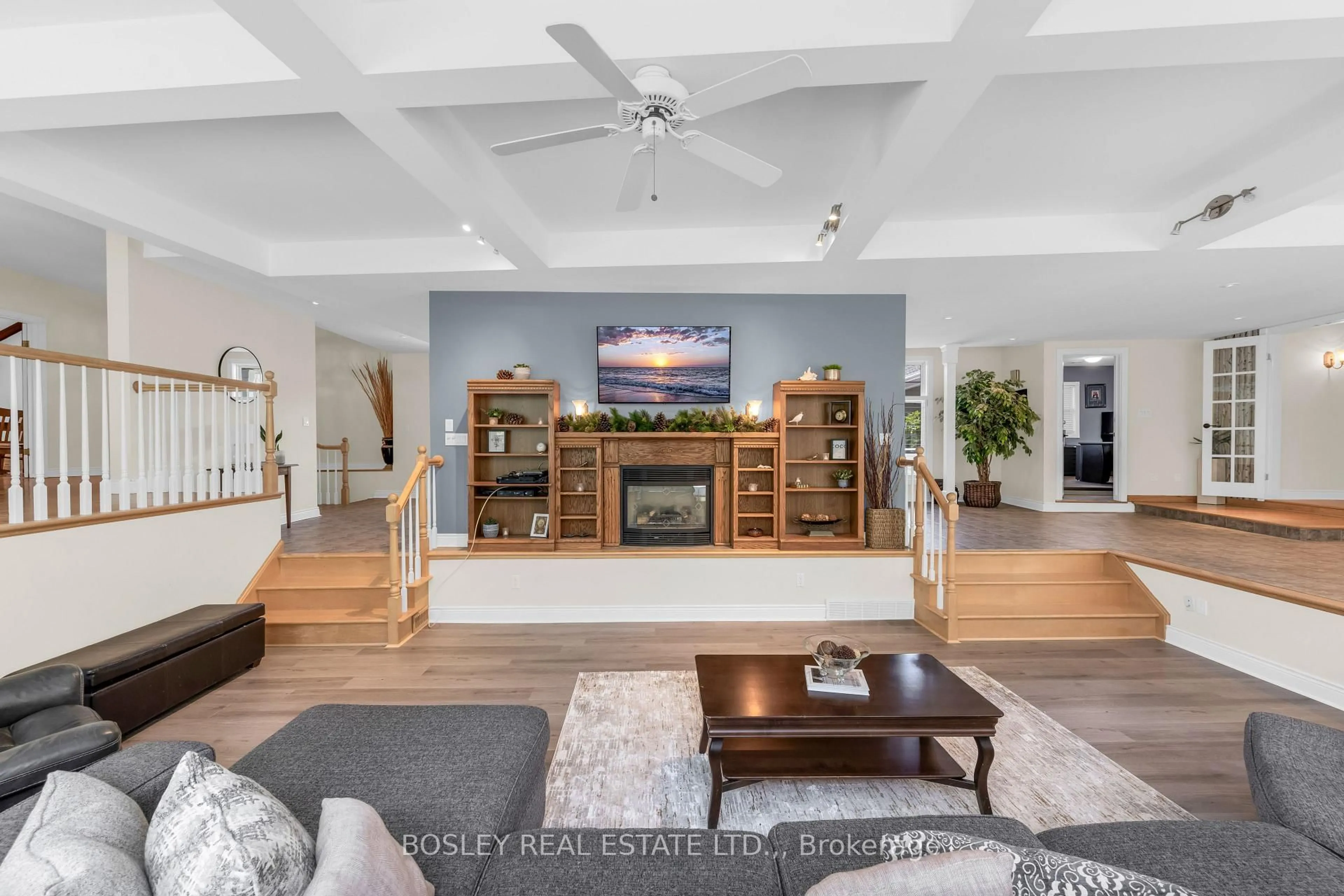 Living room with furniture, unknown for 166 Lakeshore Rd, St. Catharines Ontario L2N 2V1
