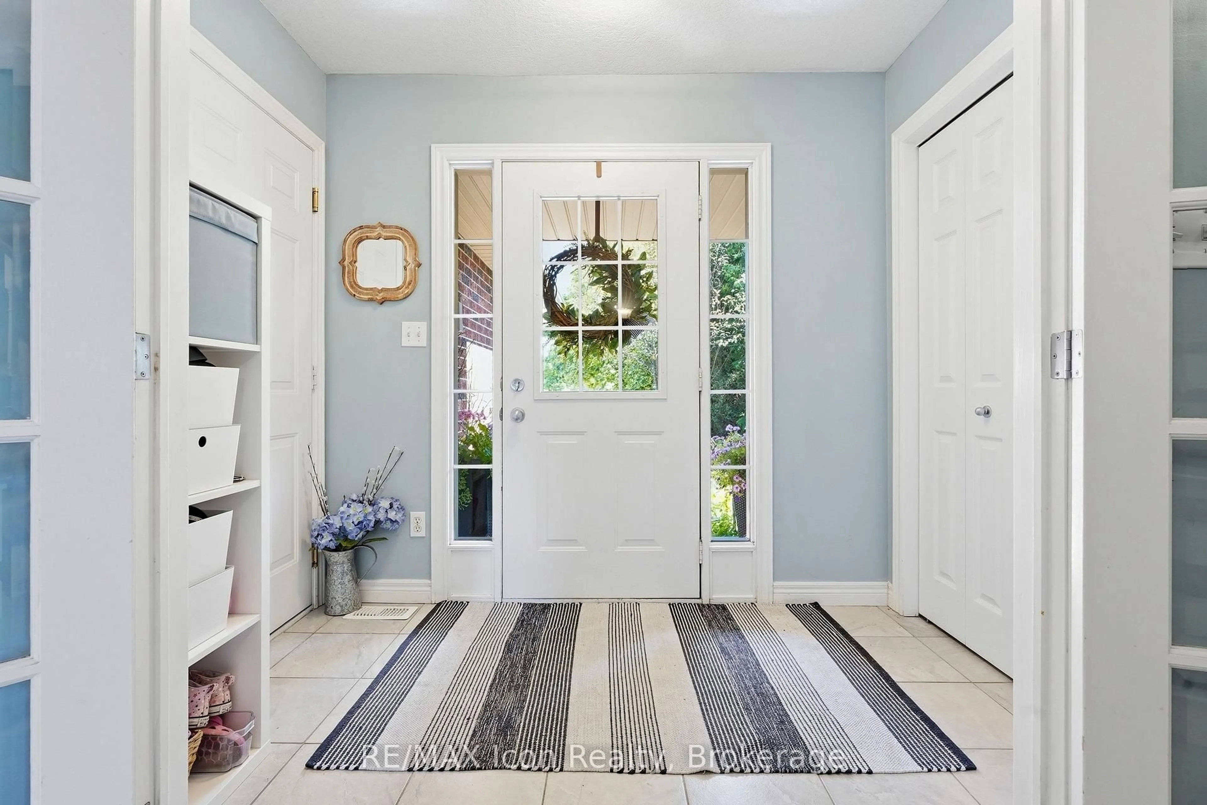 Indoor entryway for 43 Moffatt Lane, Guelph Ontario N1G 5E8