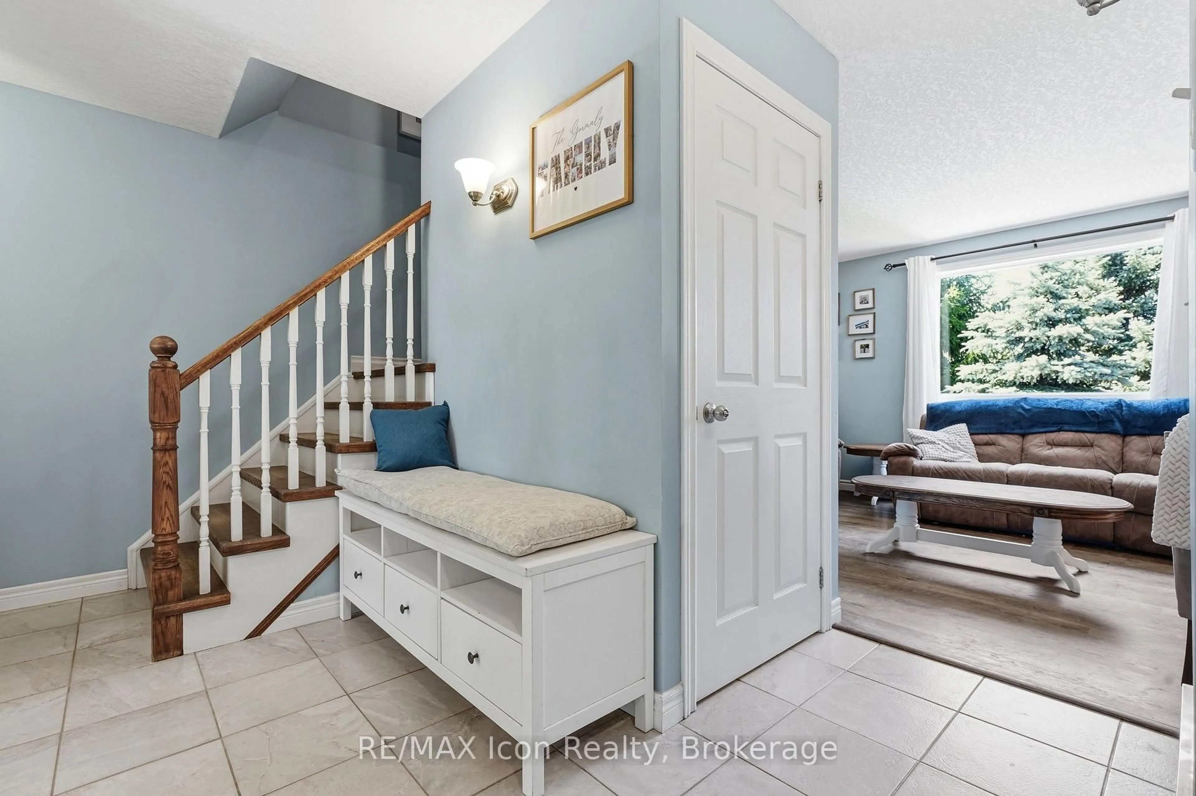 Indoor entryway for 43 Moffatt Lane, Guelph Ontario N1G 5E8