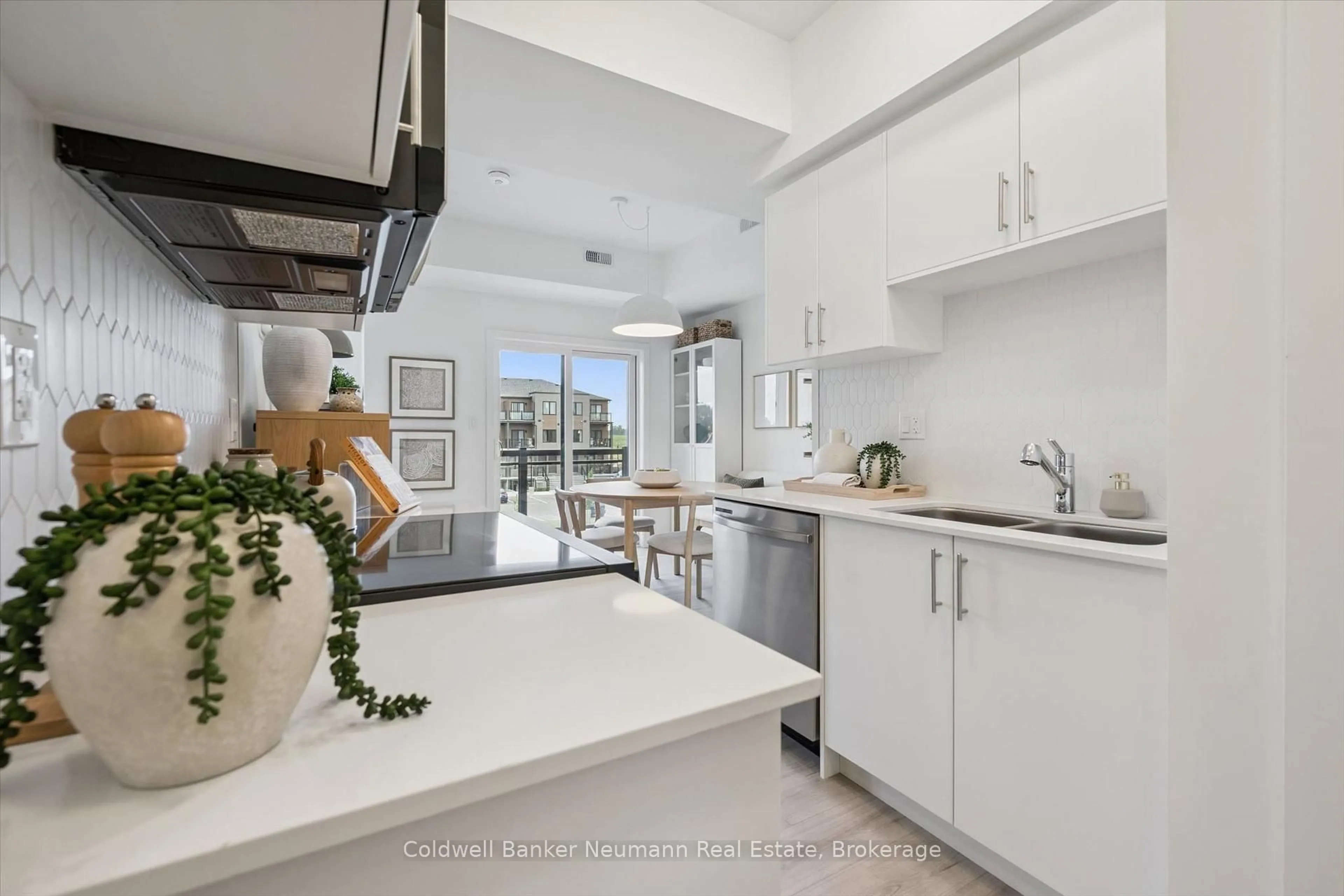 Open concept kitchen, ceramic/tile floor for 940 St David St #107, Centre Wellington Ontario N1M 0L7