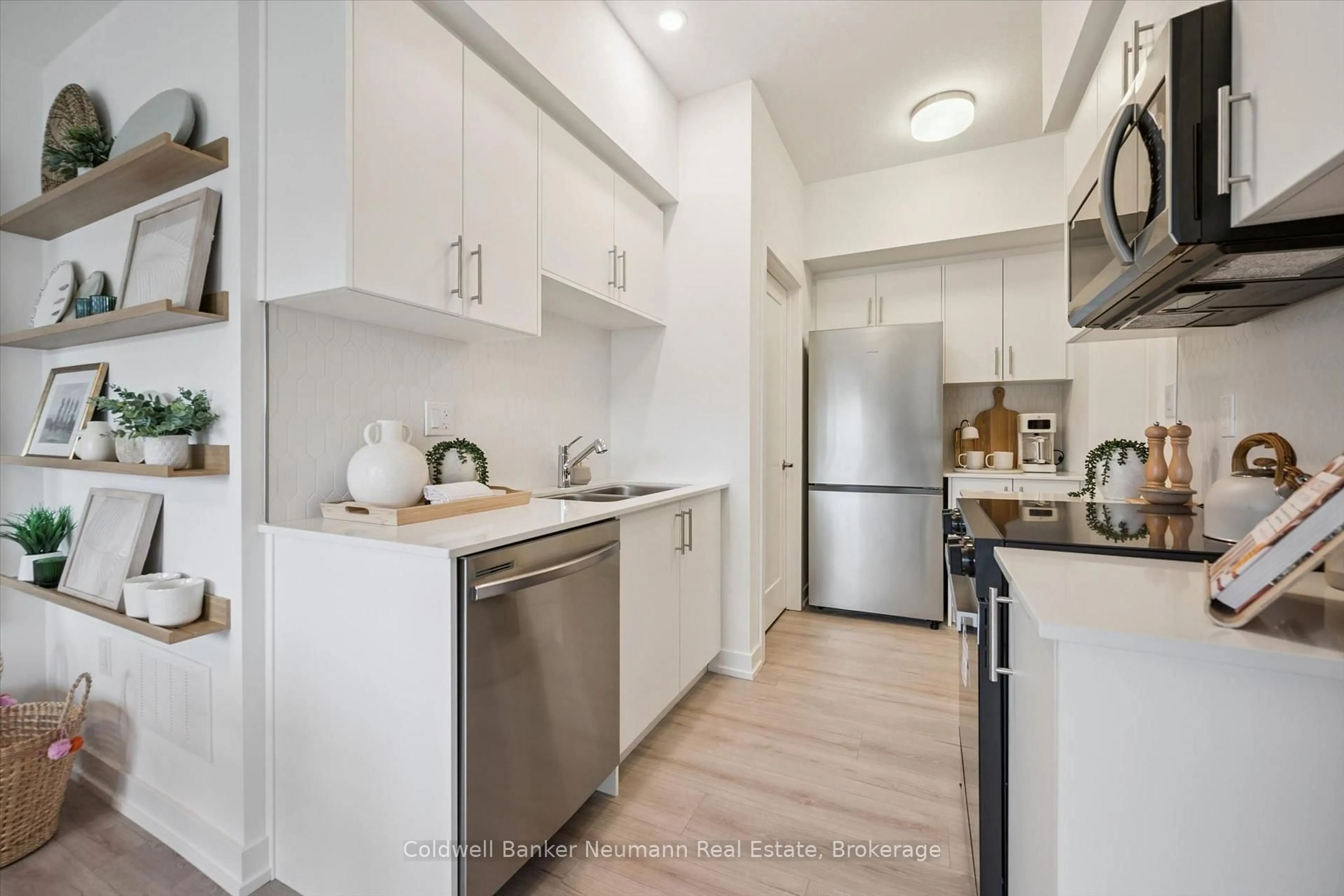 Standard kitchen, unknown for 940 St David St #107, Centre Wellington Ontario N1M 0L7
