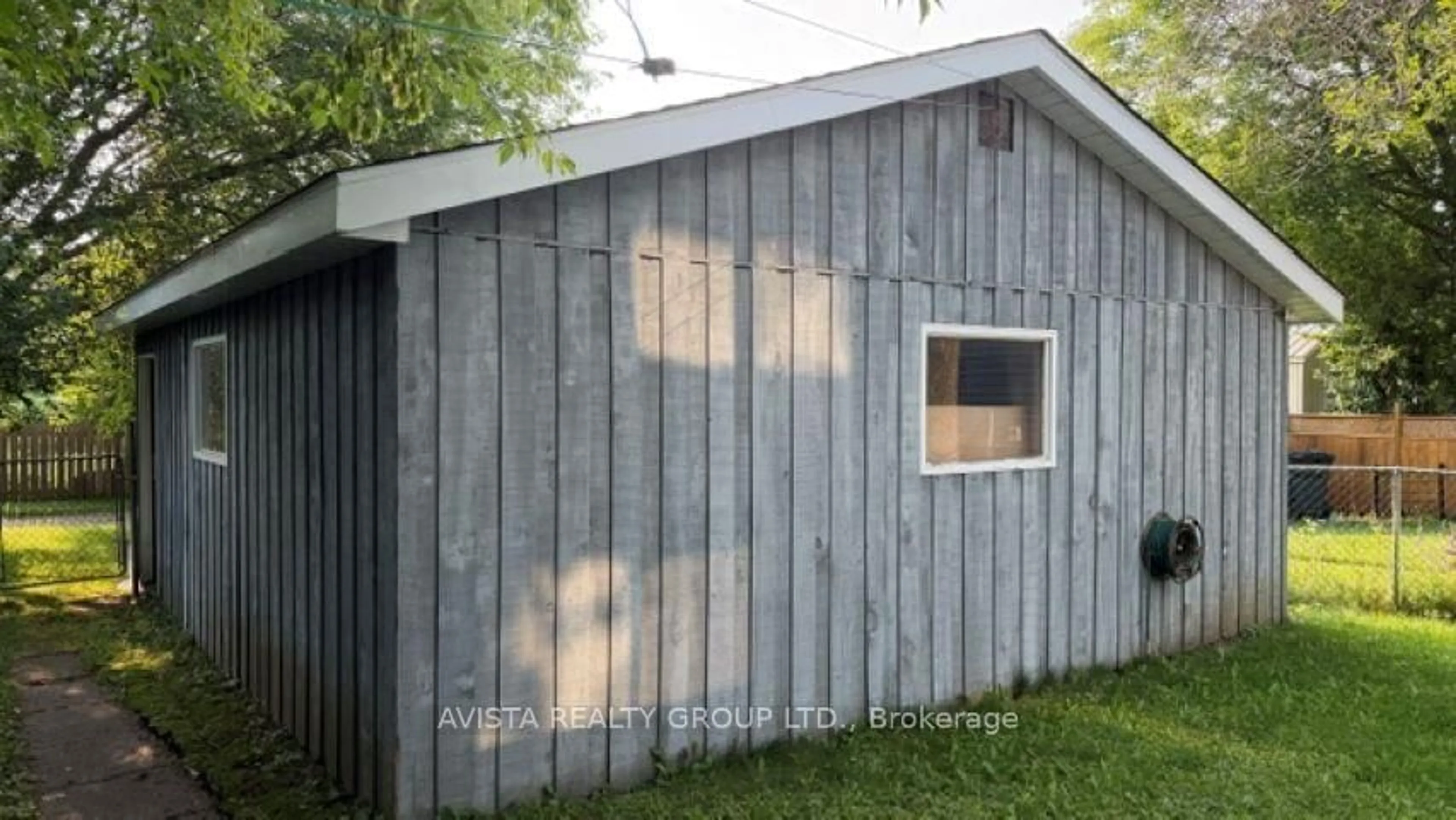 Shed for 325 Ray Blvd, Thunder Bay Ontario P7B 4E5