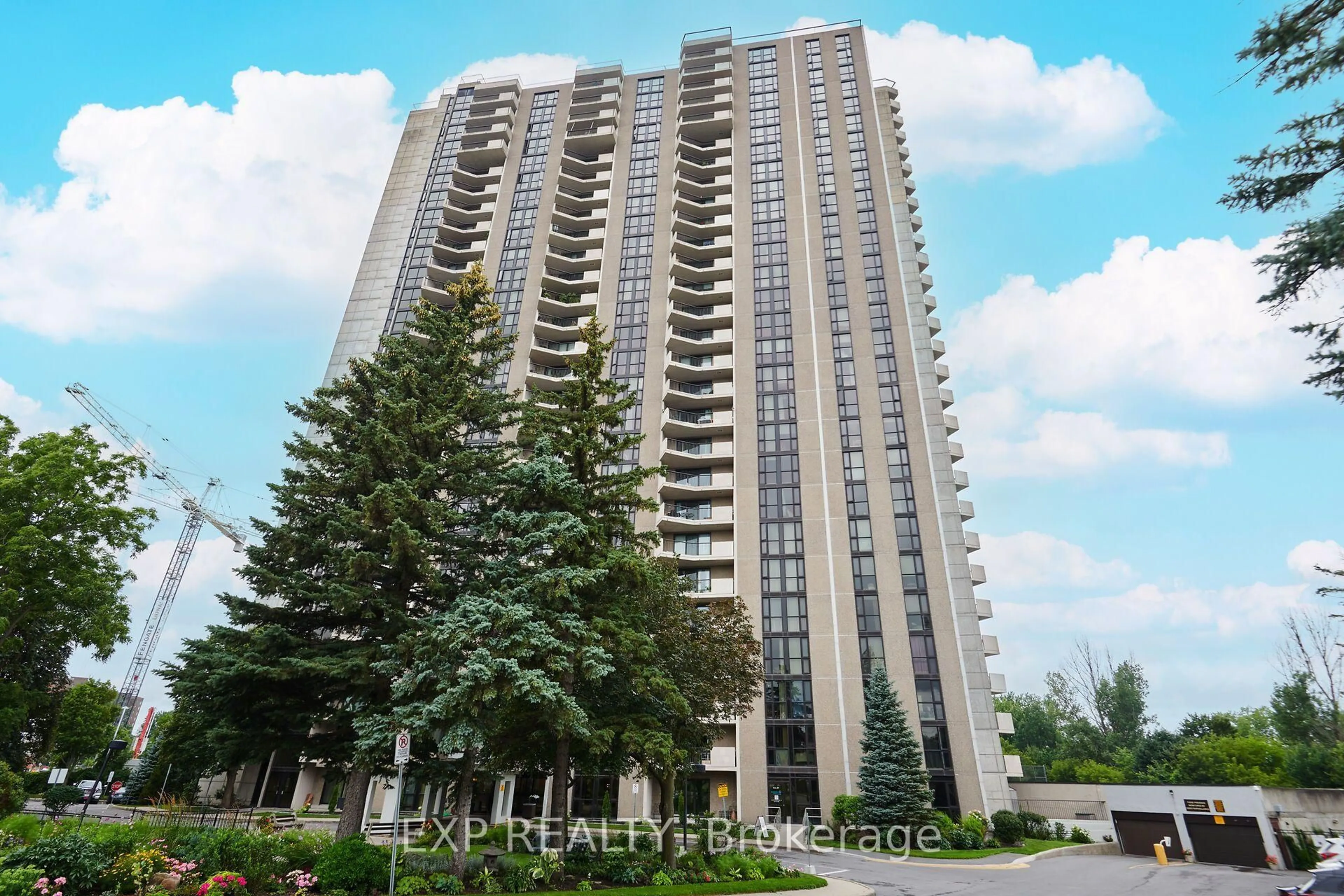Indoor foyer for 1025 Richmond Rd #704, Ottawa Ontario K2B 8G8