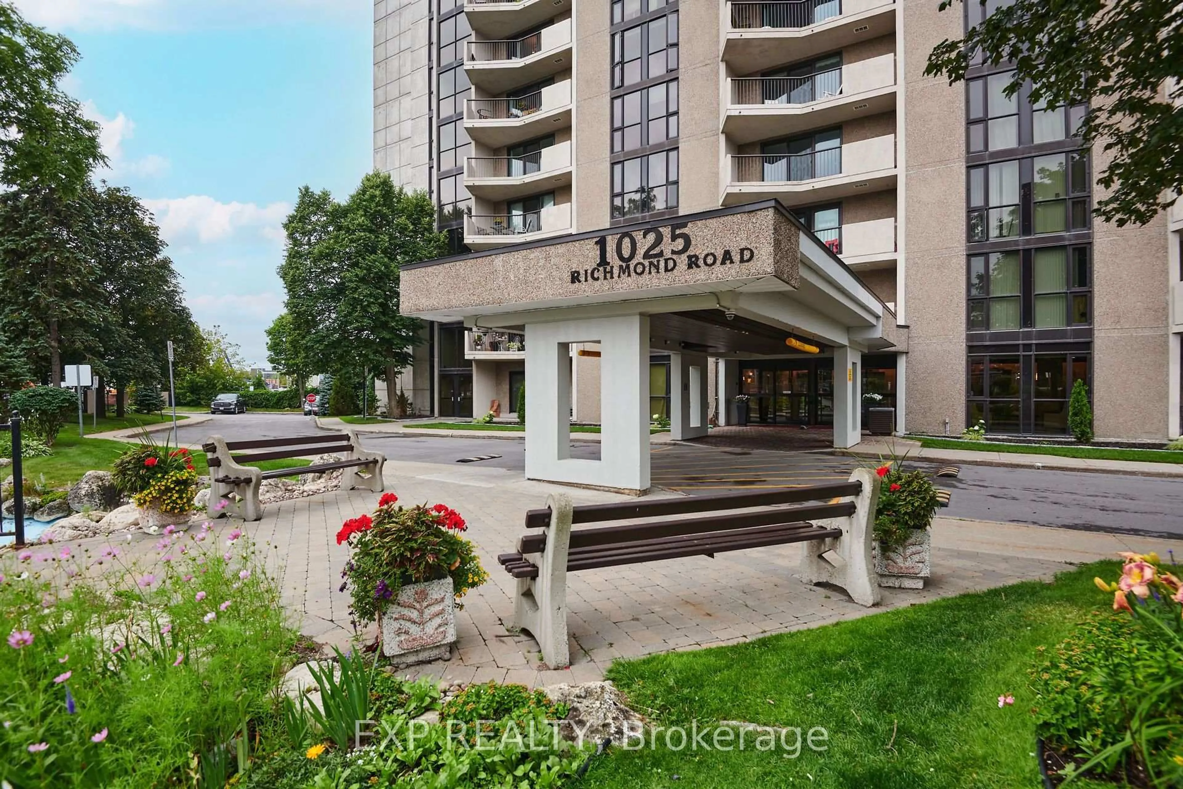Unknown for 1025 Richmond Rd #704, Ottawa Ontario K2B 8G8